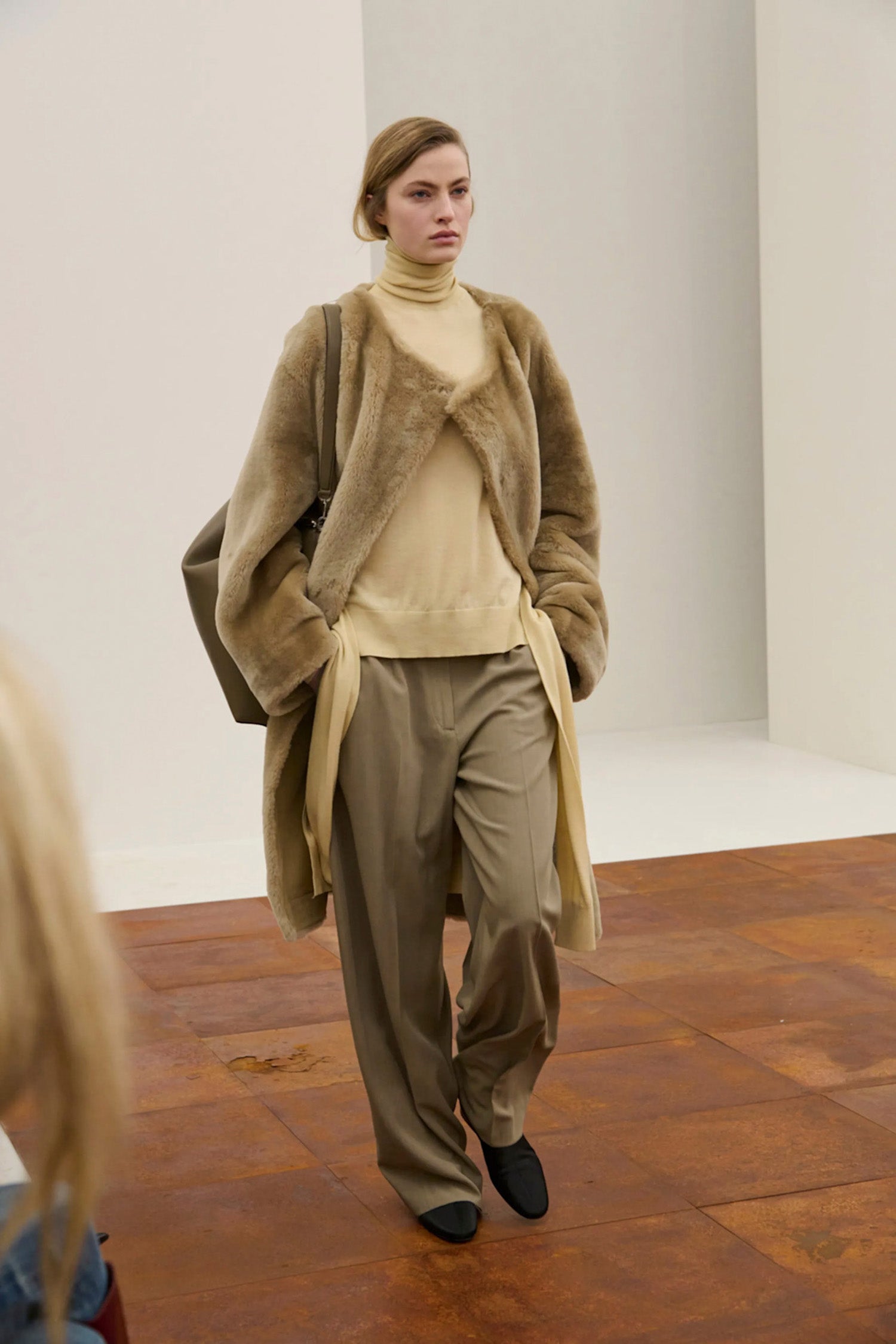 Wide Fluid Trousers