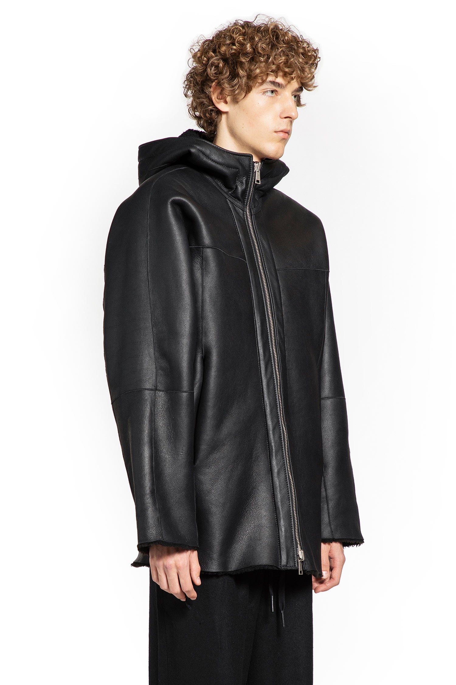 ANDREA YA AQOV MAN BLACK SWEATSHIRTS