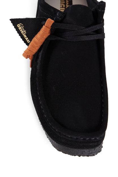 CLARKS MAN BLACK LACE-UPS