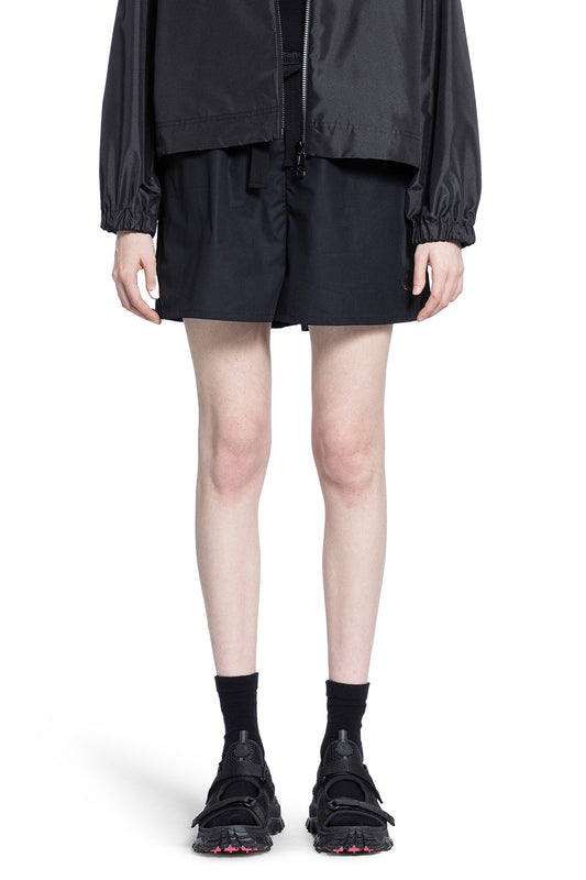 MONCLER WOMAN BLACK SHORTS