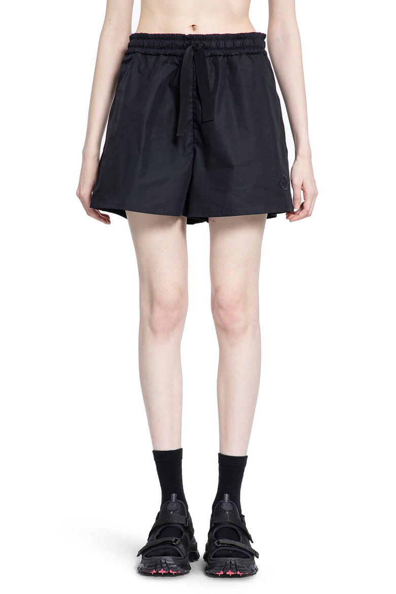 MONCLER WOMAN BLACK SHORTS