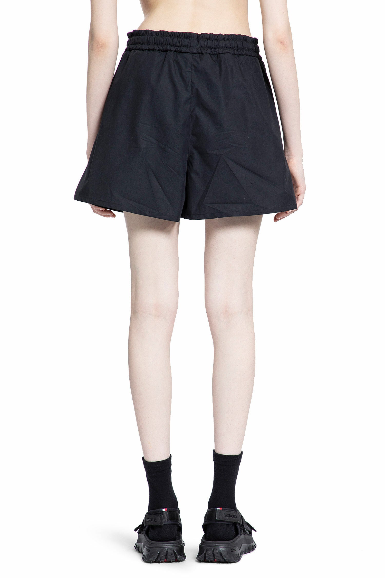 MONCLER WOMAN BLACK SHORTS