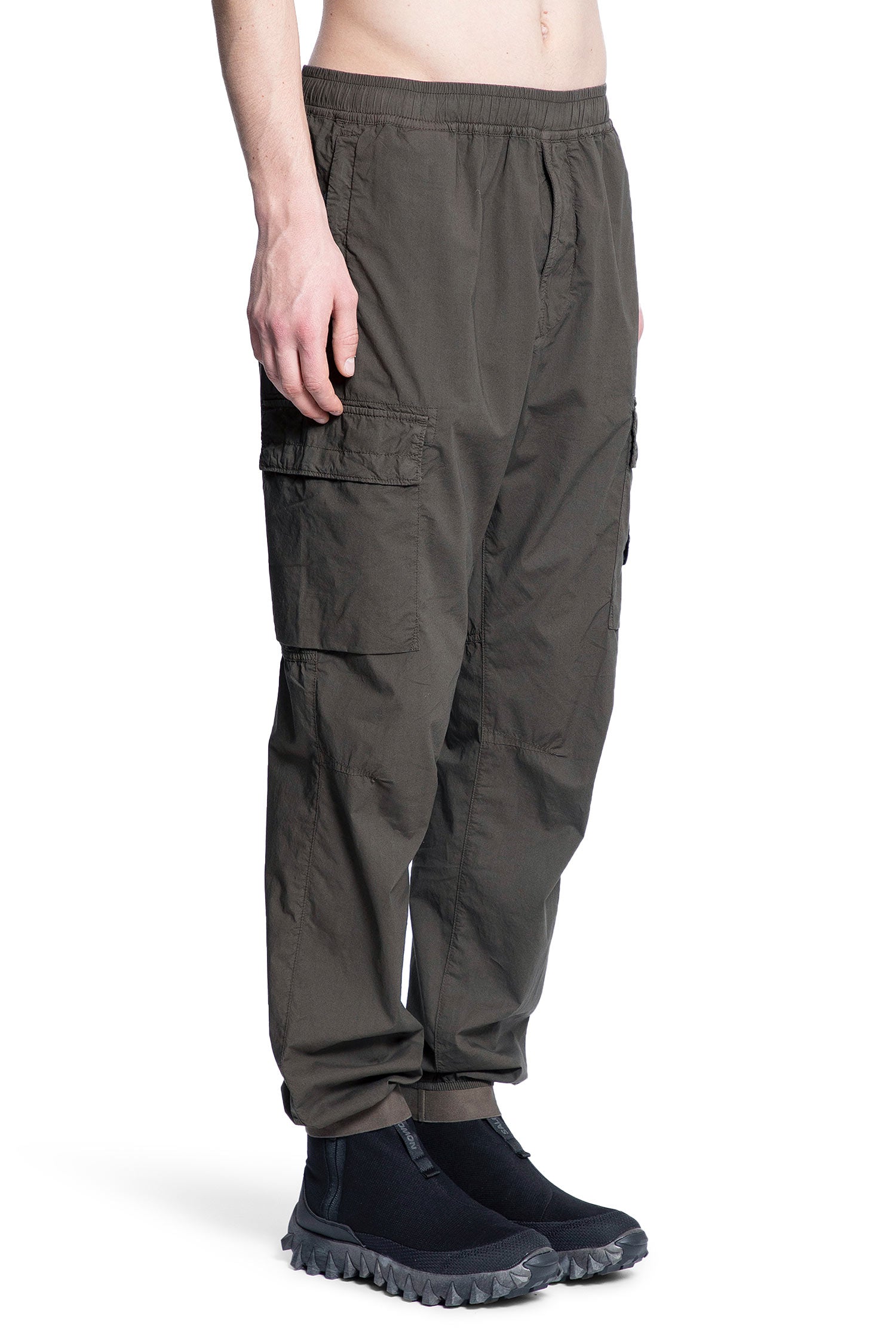 STONE ISLAND MAN GREEN TROUSERS