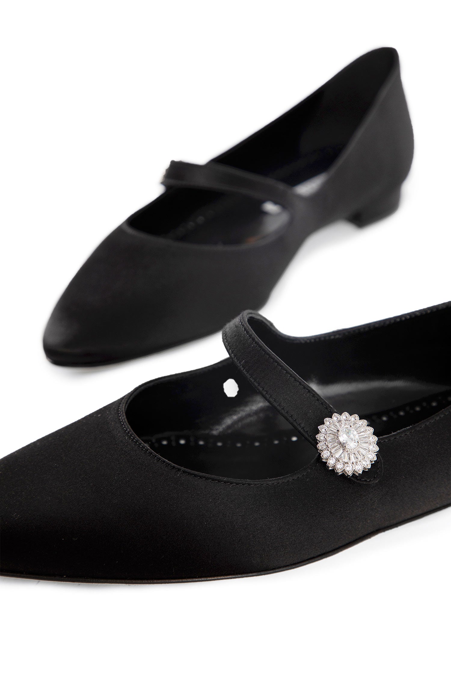 MANOLO BLAHNIK WOMAN BLACK FLATS