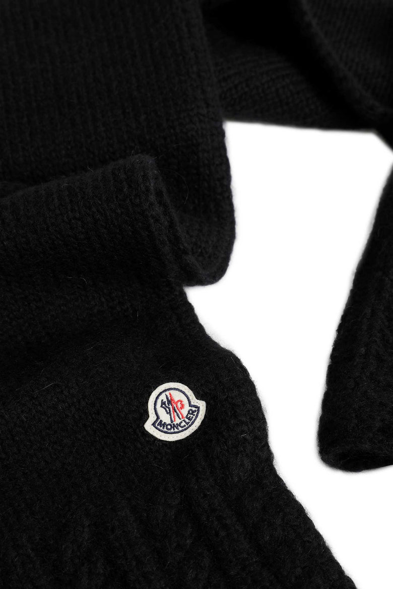 
              MONCLER Alpaca Blend Knit Scarf woman
            