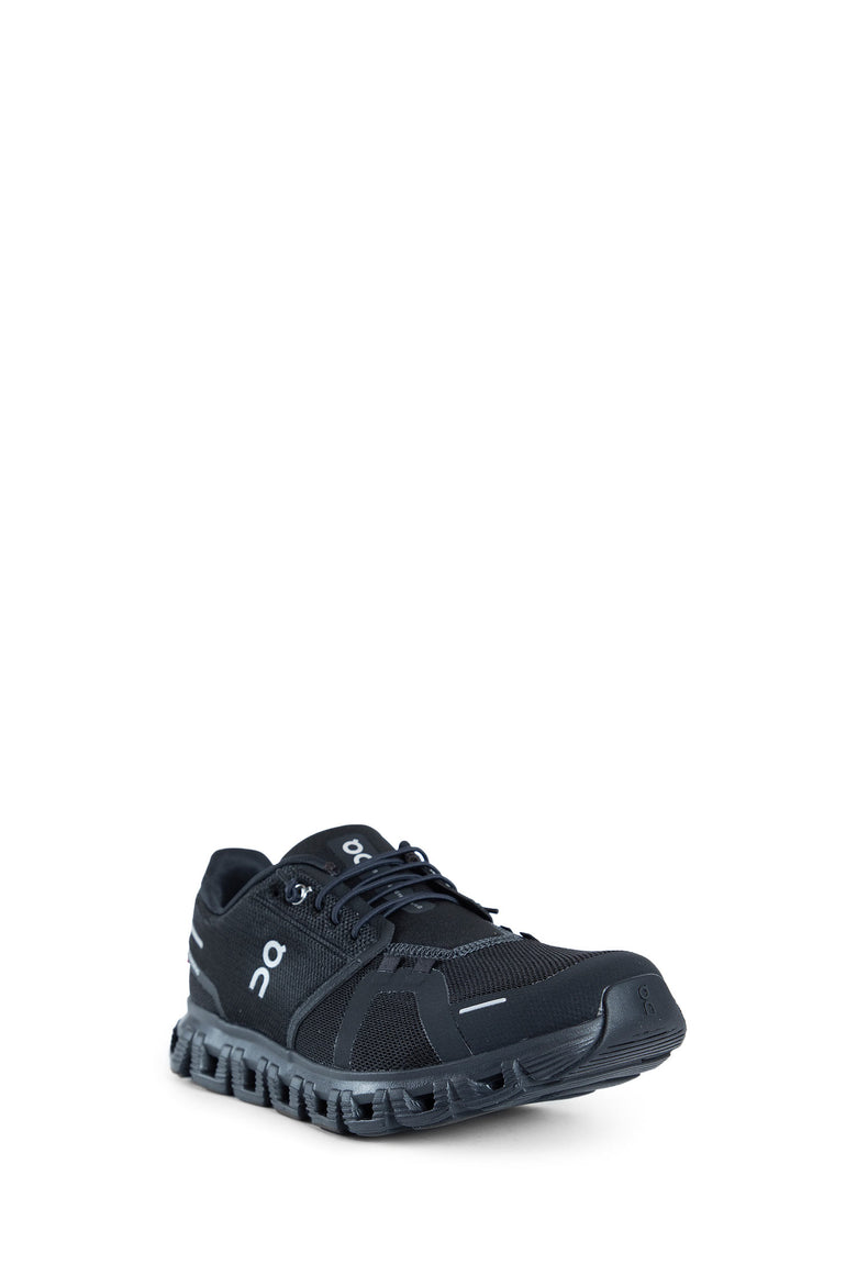 ON RUNNING WOMAN BLACK SNEAKERS