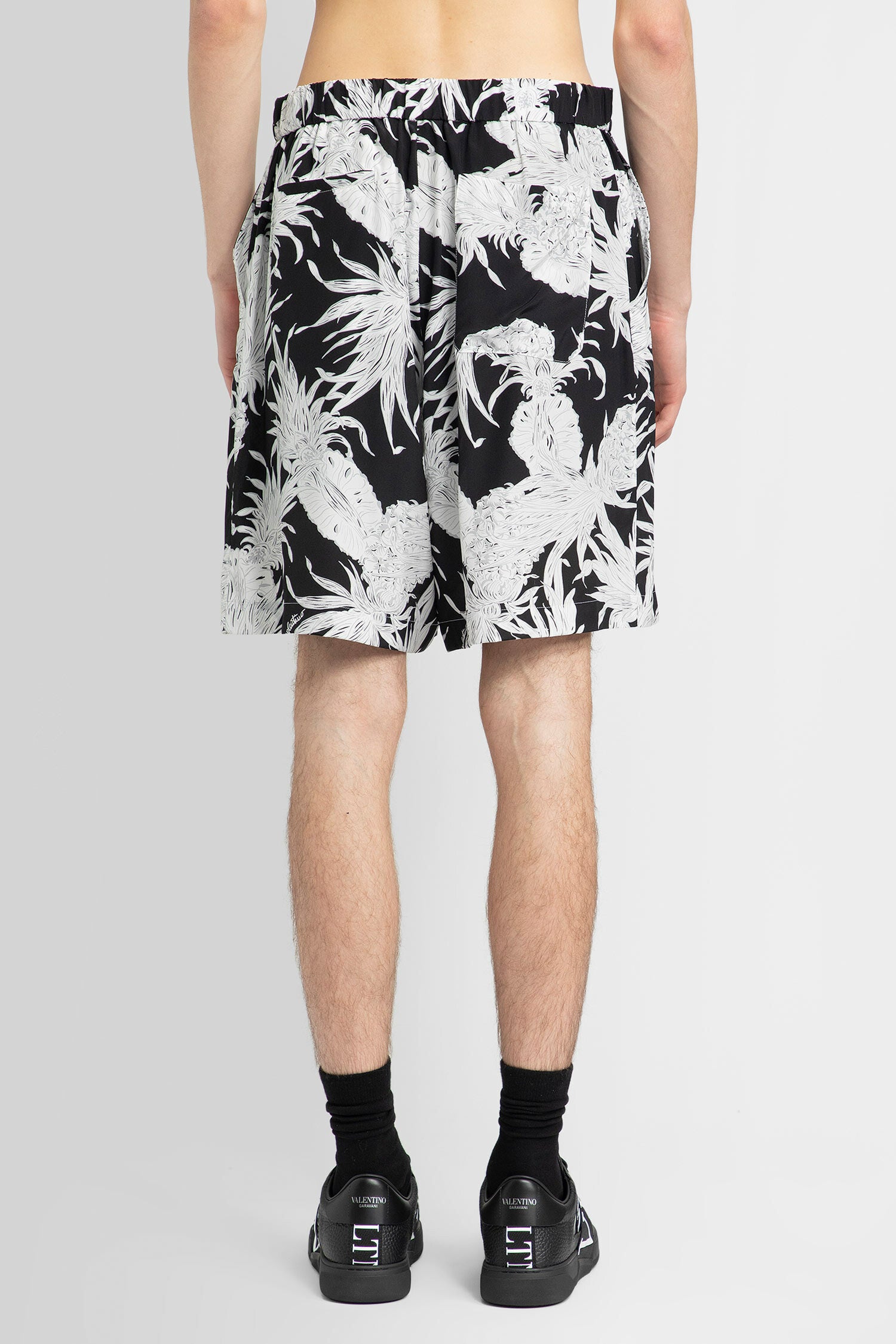 VALENTINO MAN BLACK&WHITE SHORTS & SKIRTS