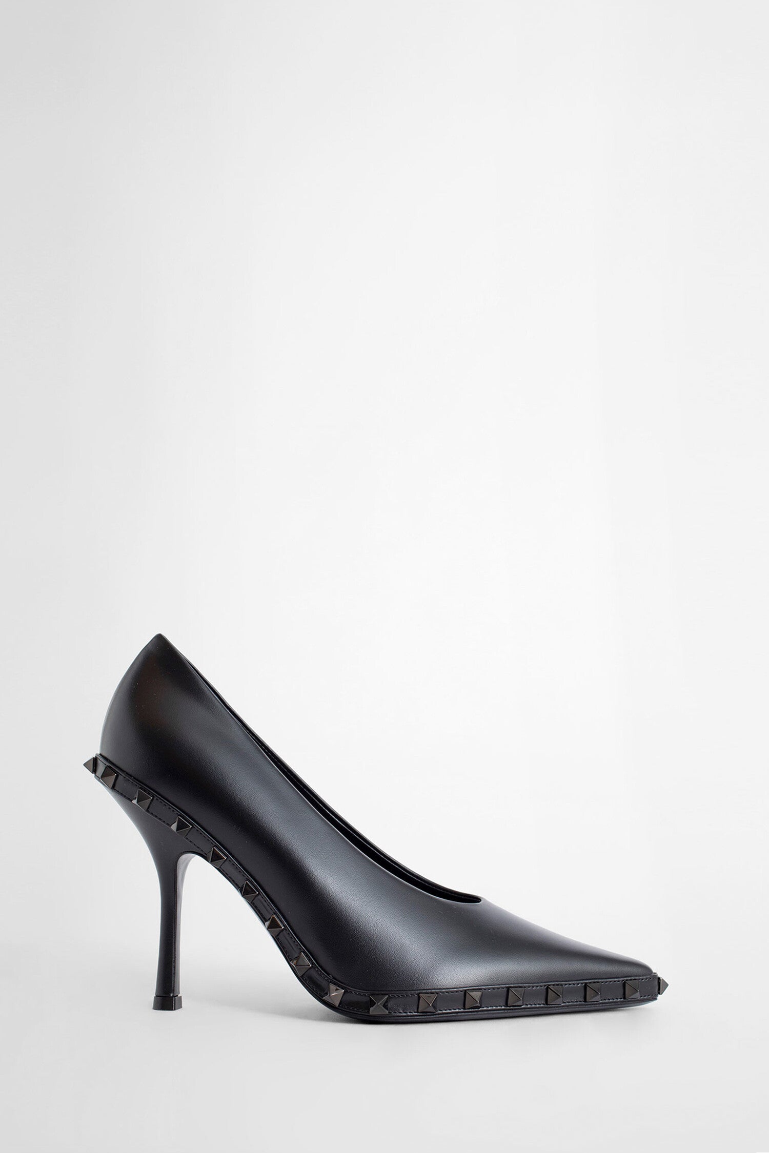 VALENTINO WOMAN BLACK PUMPS