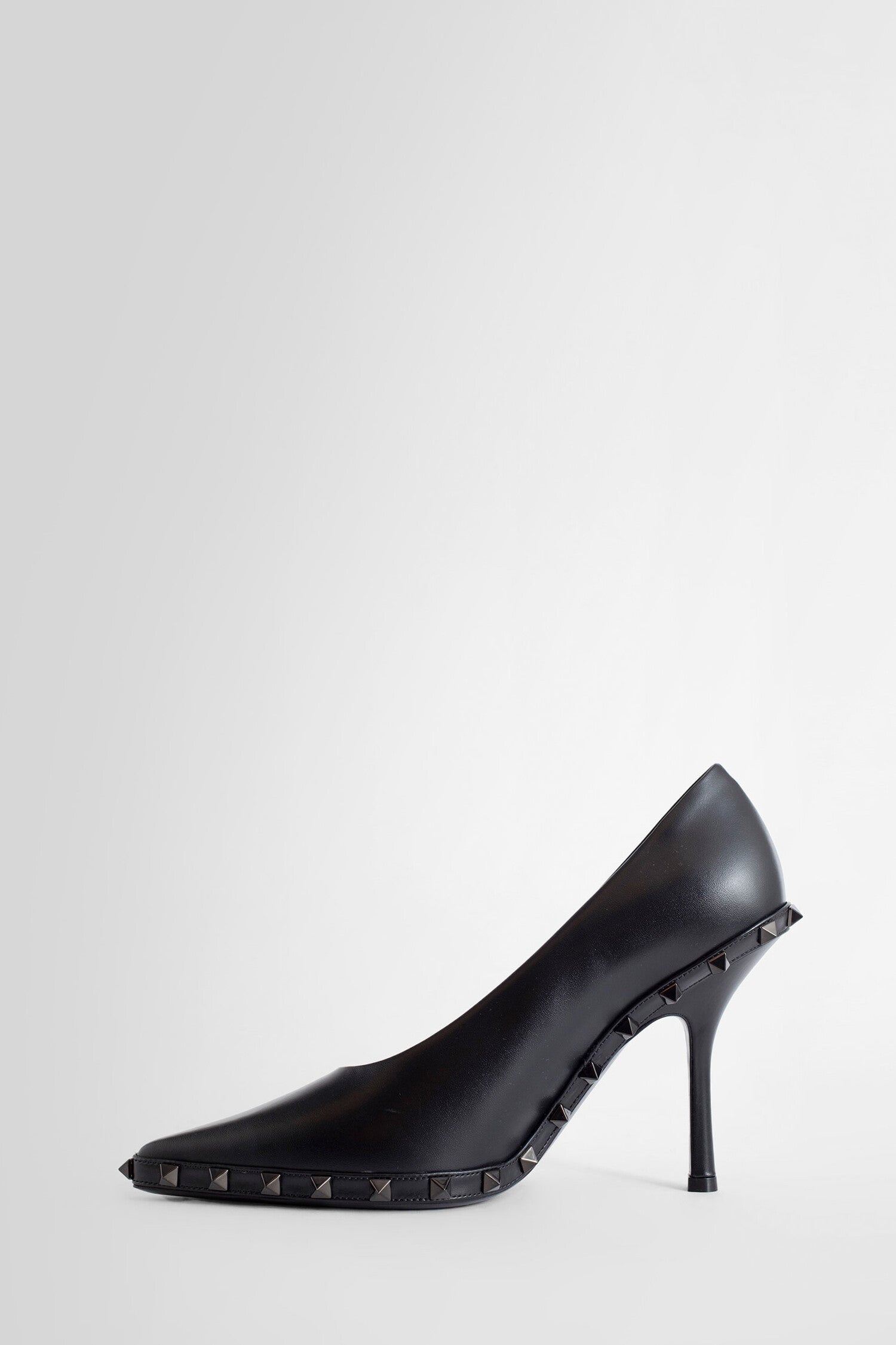 VALENTINO WOMAN BLACK PUMPS