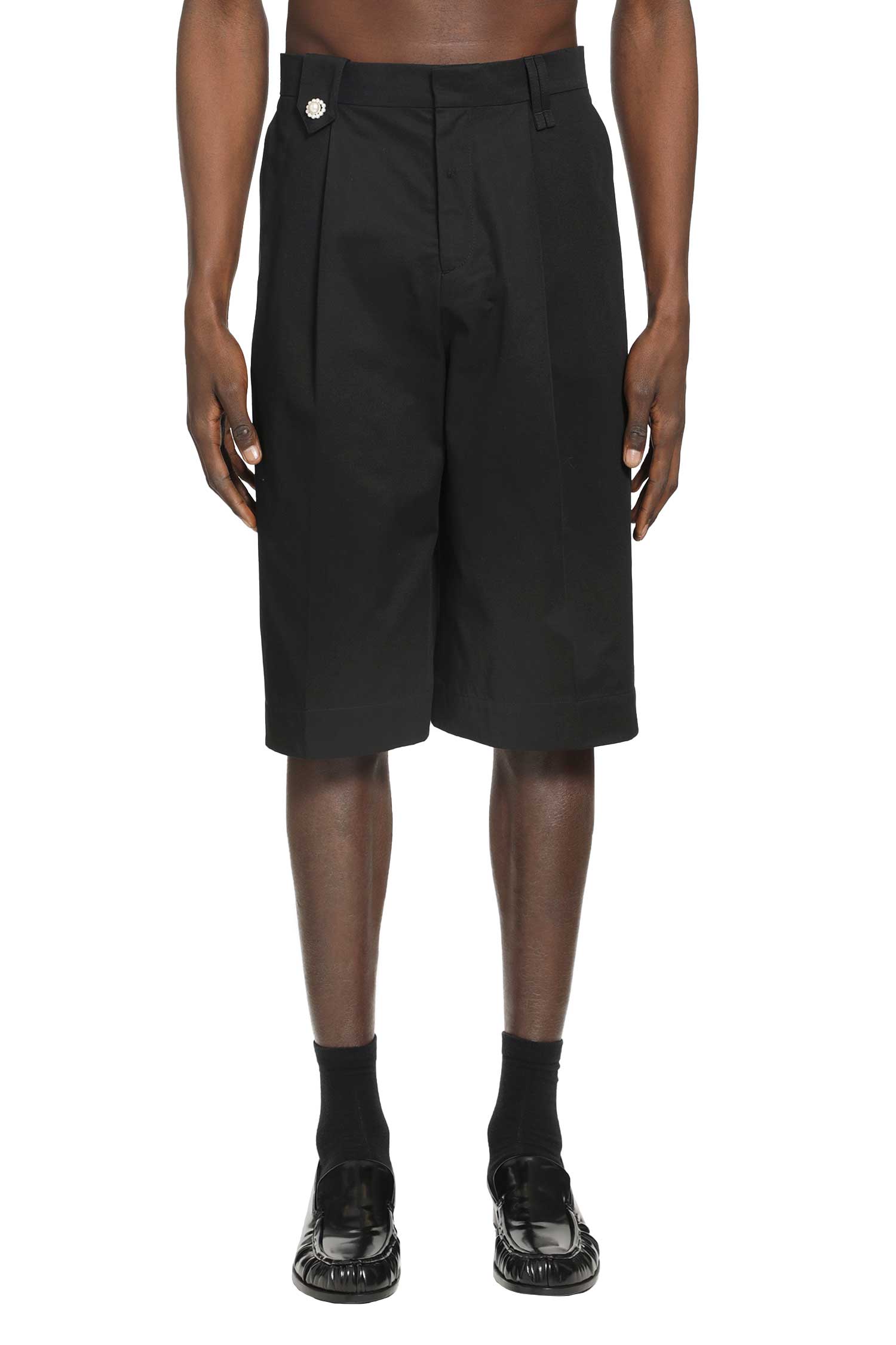 Tailored Wide leg Shorts with Daisy