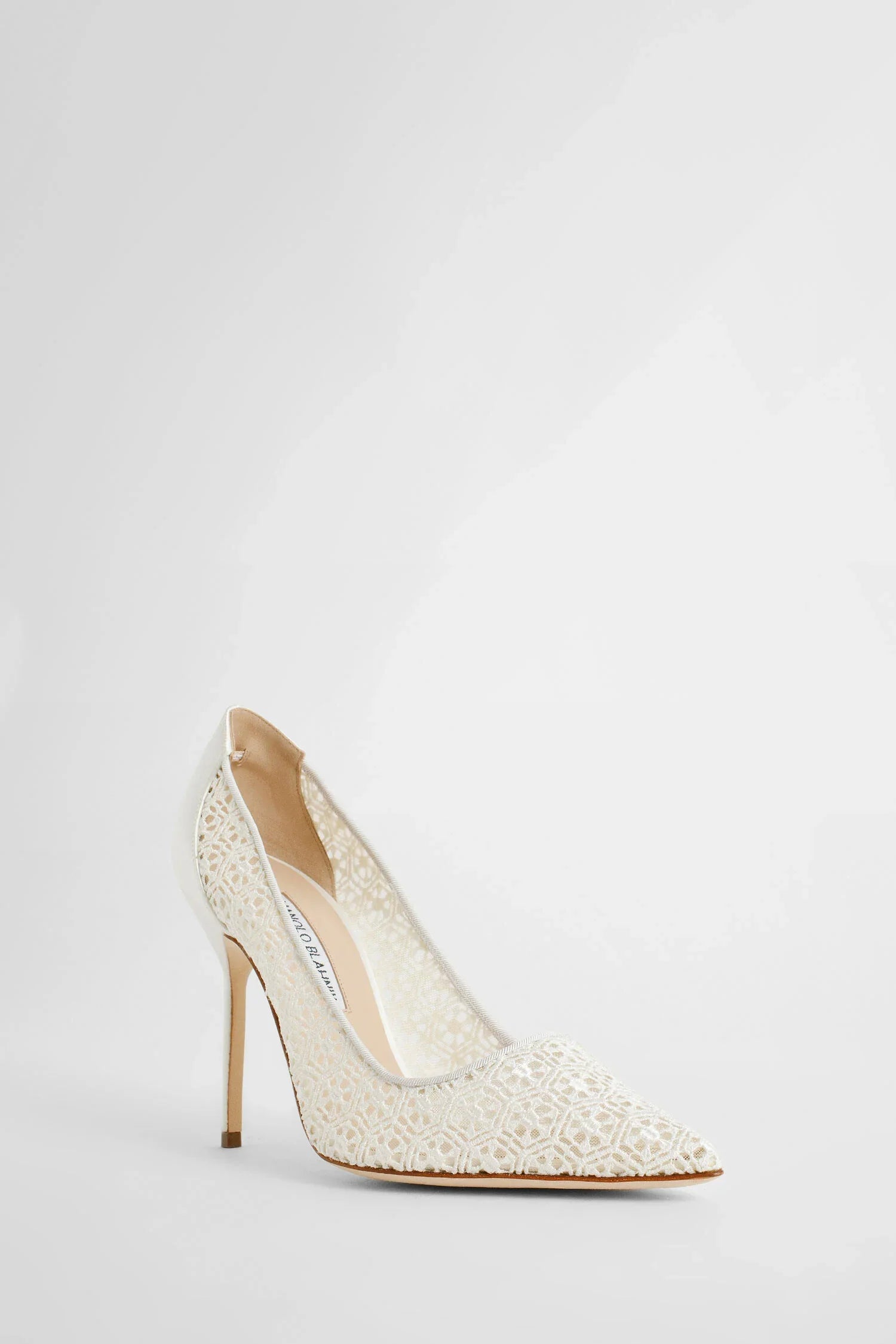 MANOLO BLAHNIK WOMAN WHITE PUMPS - Antonioli.eu