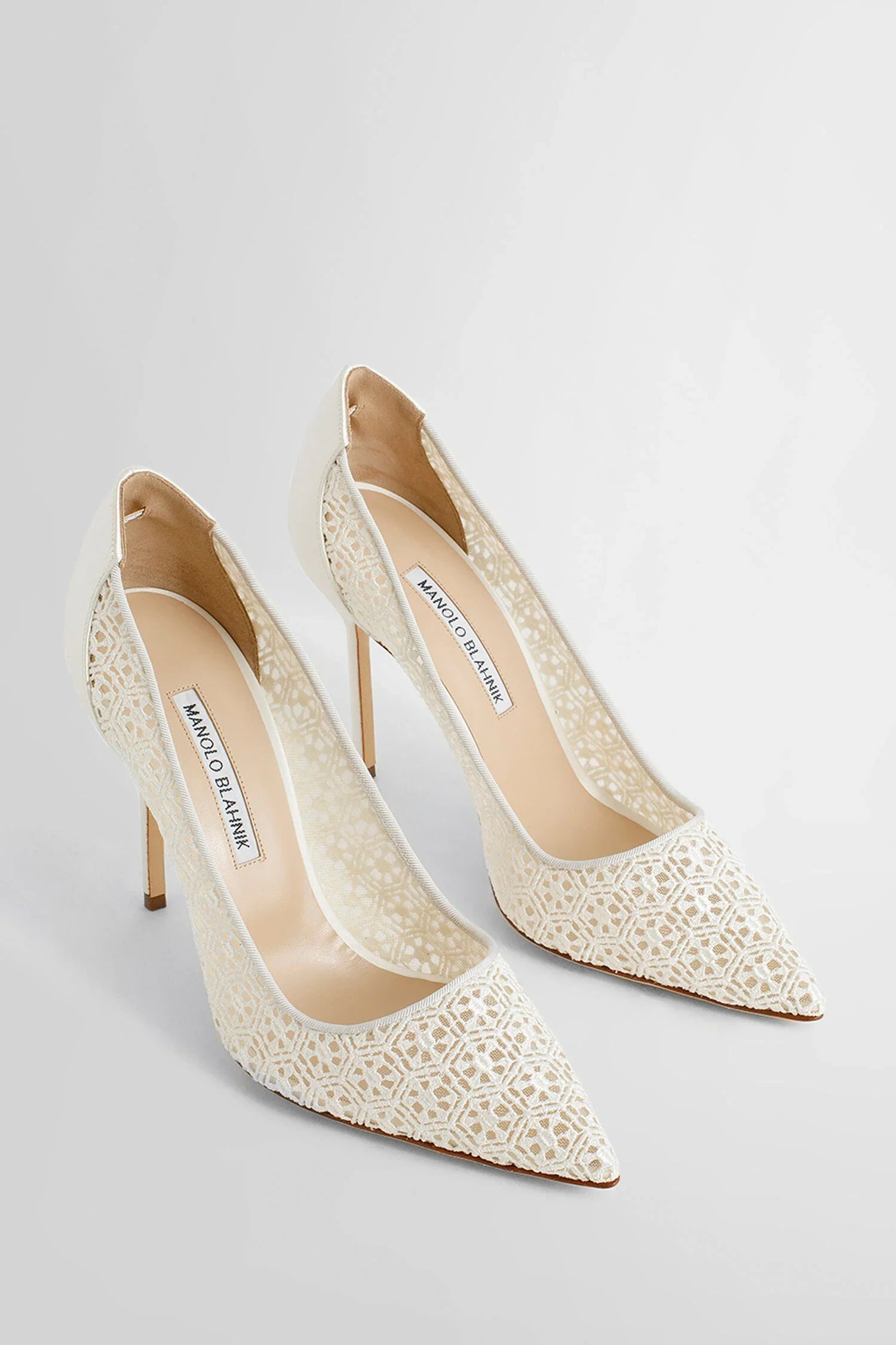 MANOLO BLAHNIK WOMAN WHITE PUMPS - Antonioli.eu