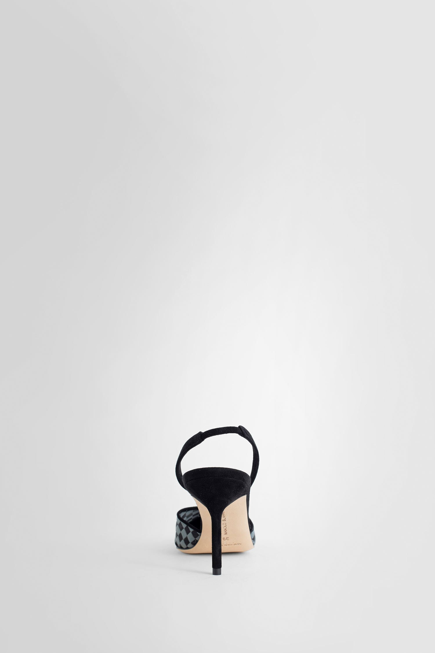 MANOLO BLAHNIK WOMAN BLACK PUMPS