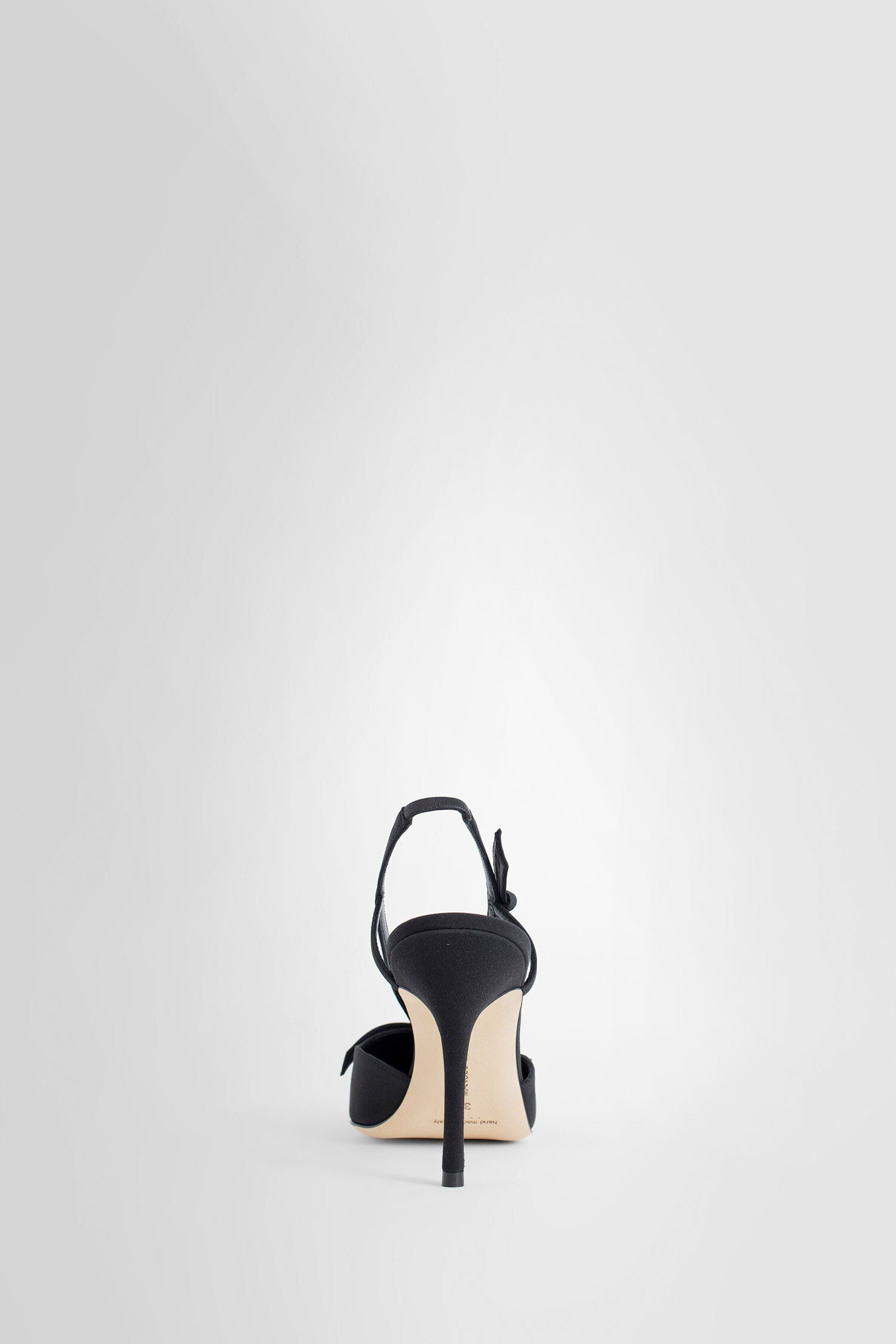 MANOLO BLAHNIK WOMAN BLACK PUMPS