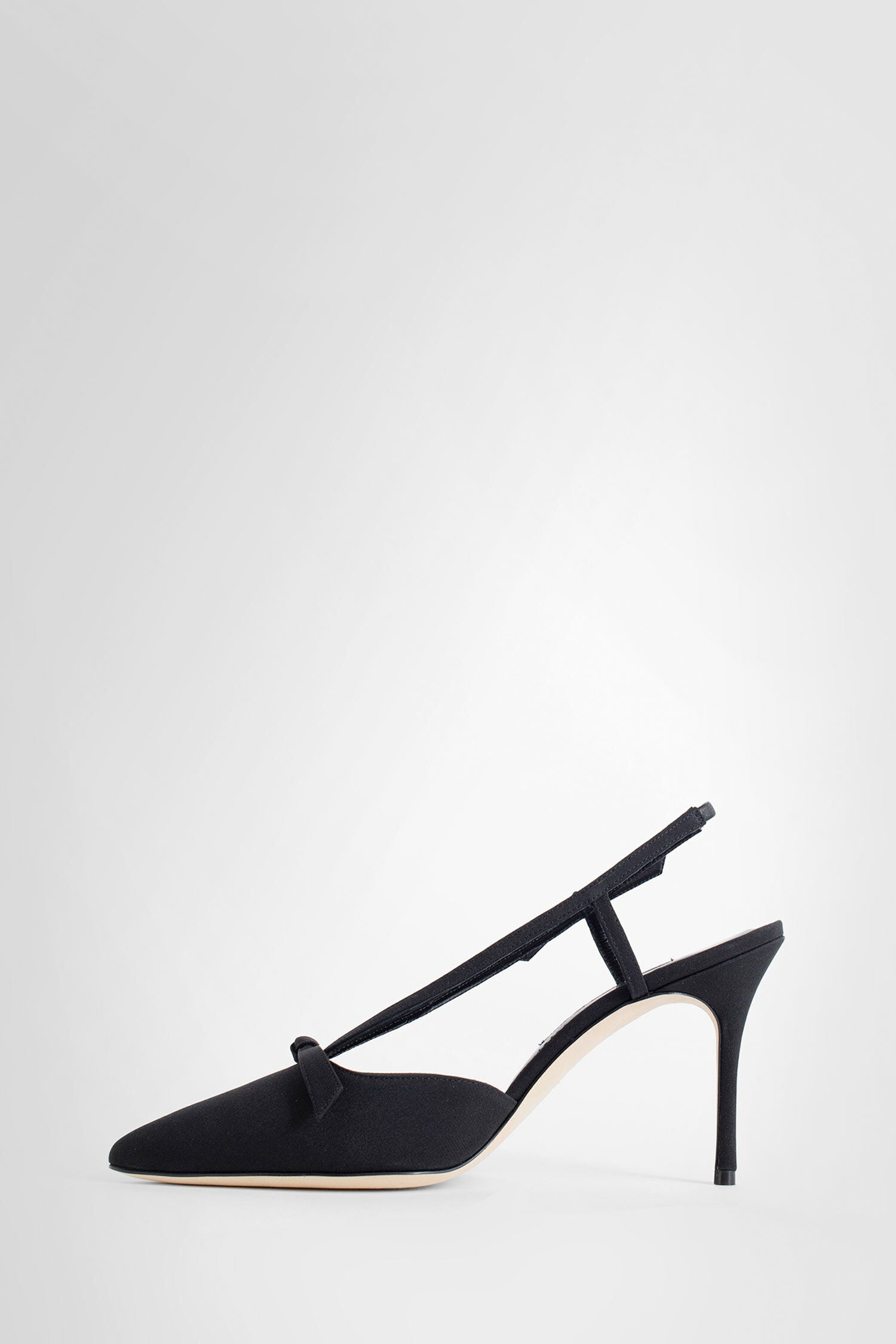 MANOLO BLAHNIK WOMAN BLACK PUMPS