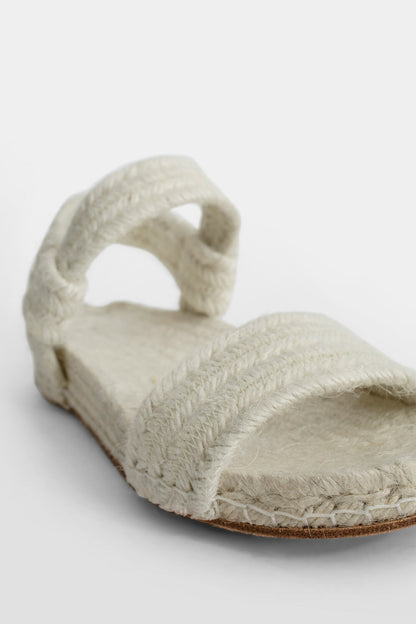 CHEREVICHKIOTVICHKI WOMAN WHITE SANDALS & SLIDES