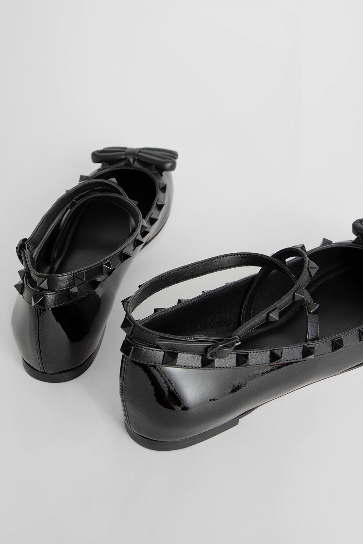 VALENTINO WOMAN BLACK FLATS