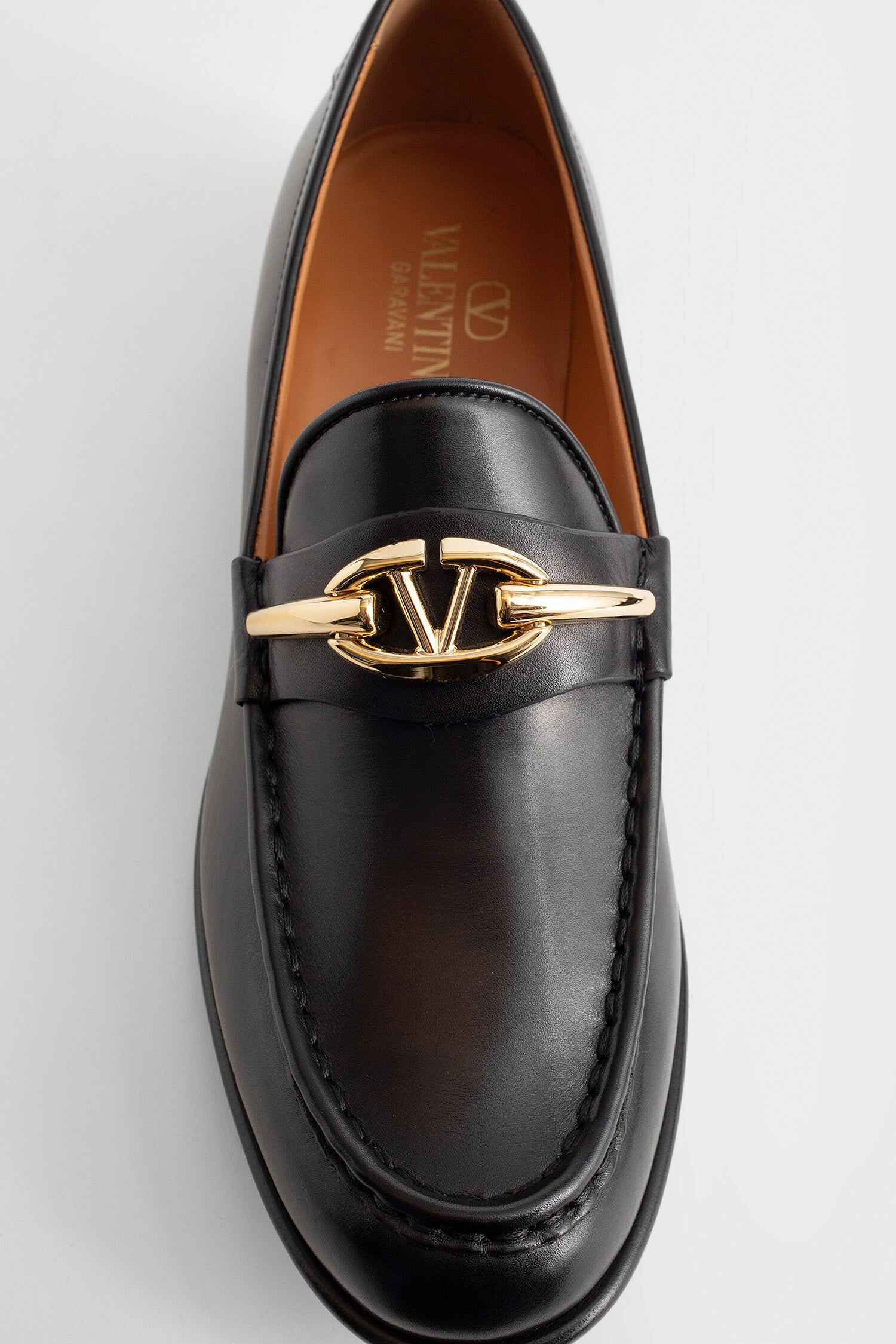 VALENTINO WOMAN BLACK LOAFERS & FLATS