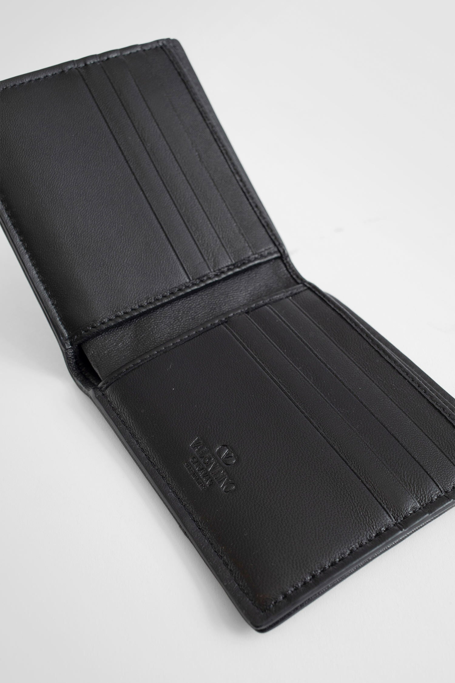 VALENTINO MAN BLACK WALLETS & CARDHOLDERS