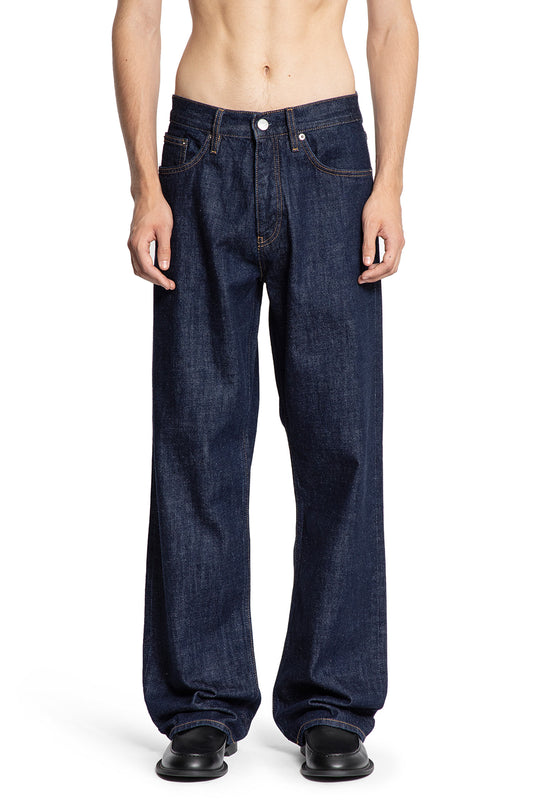Loose jeans