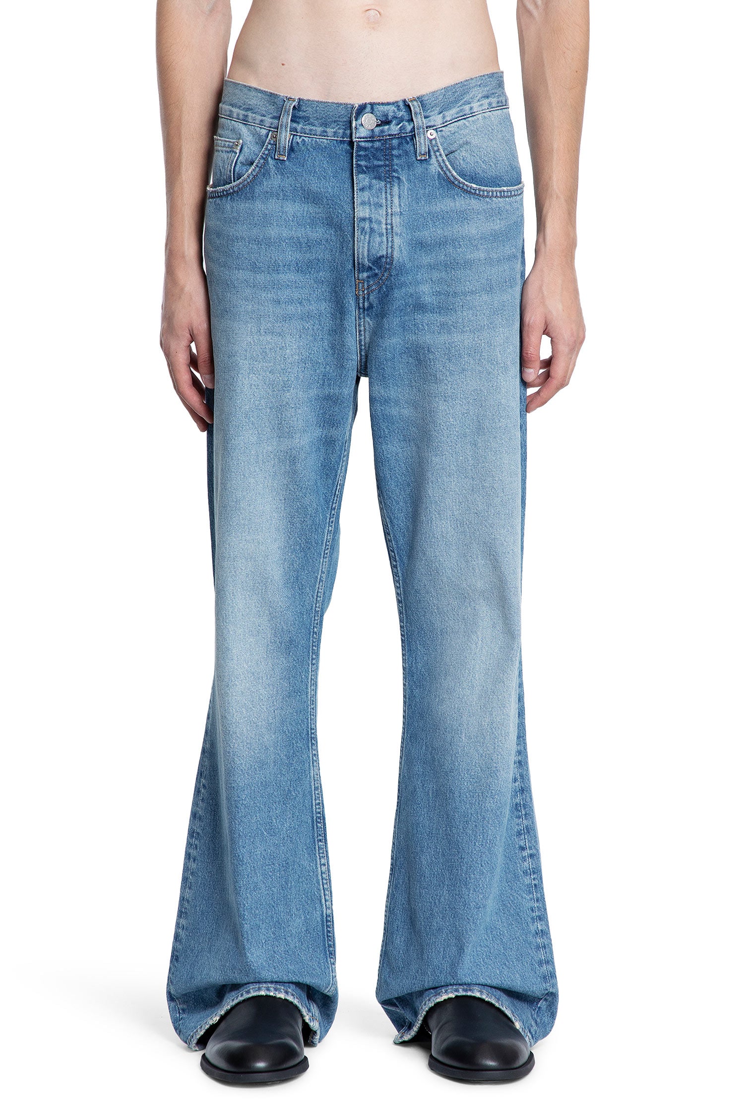 Wide Twist Jeans