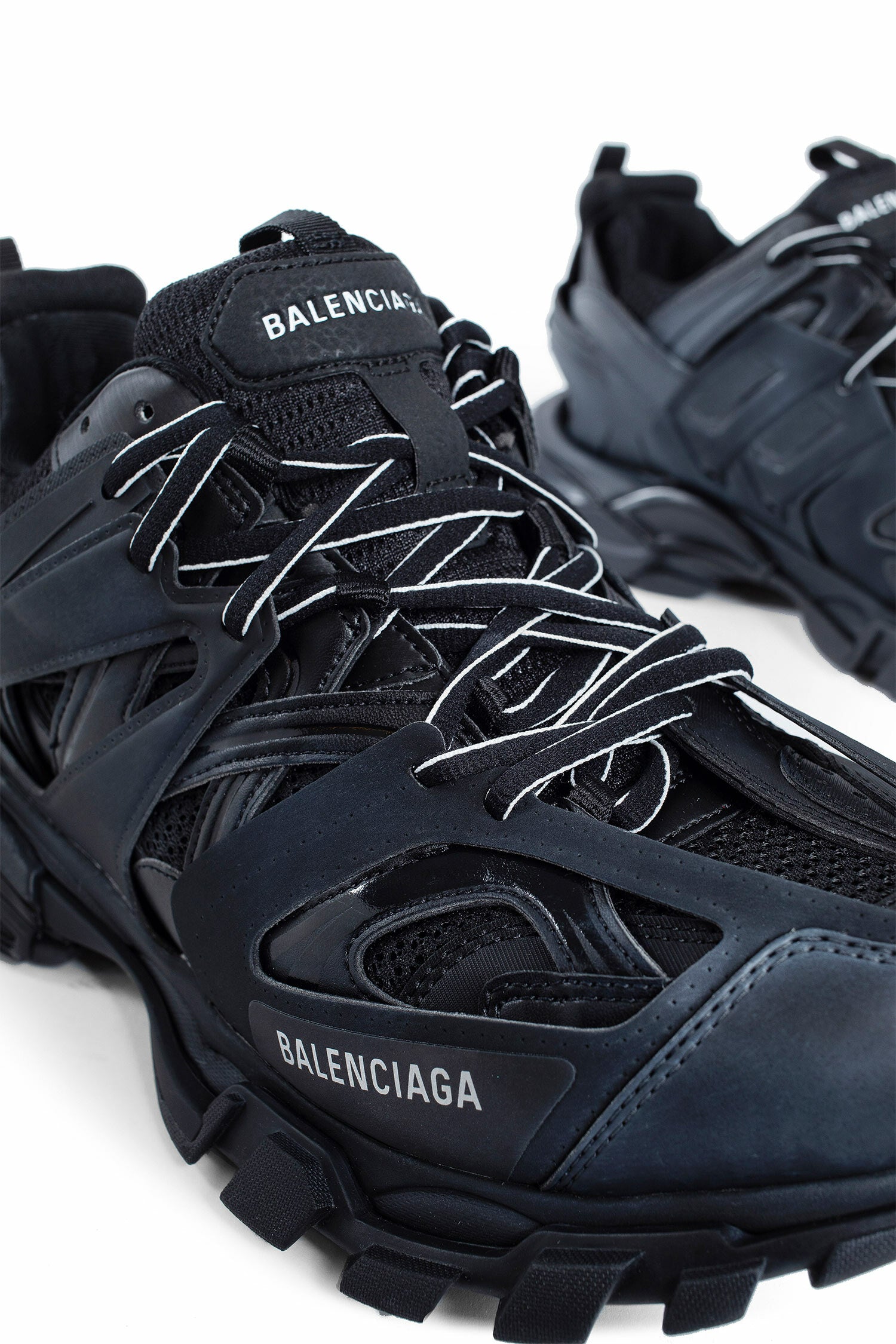 BALENCIAGA MAN BLACK SNEAKERS