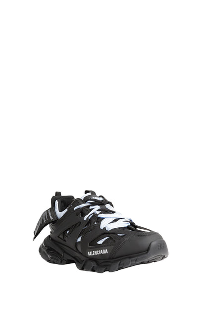 Track Shirt Sneaker