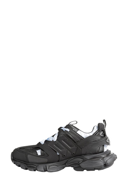 Track Shirt Sneaker