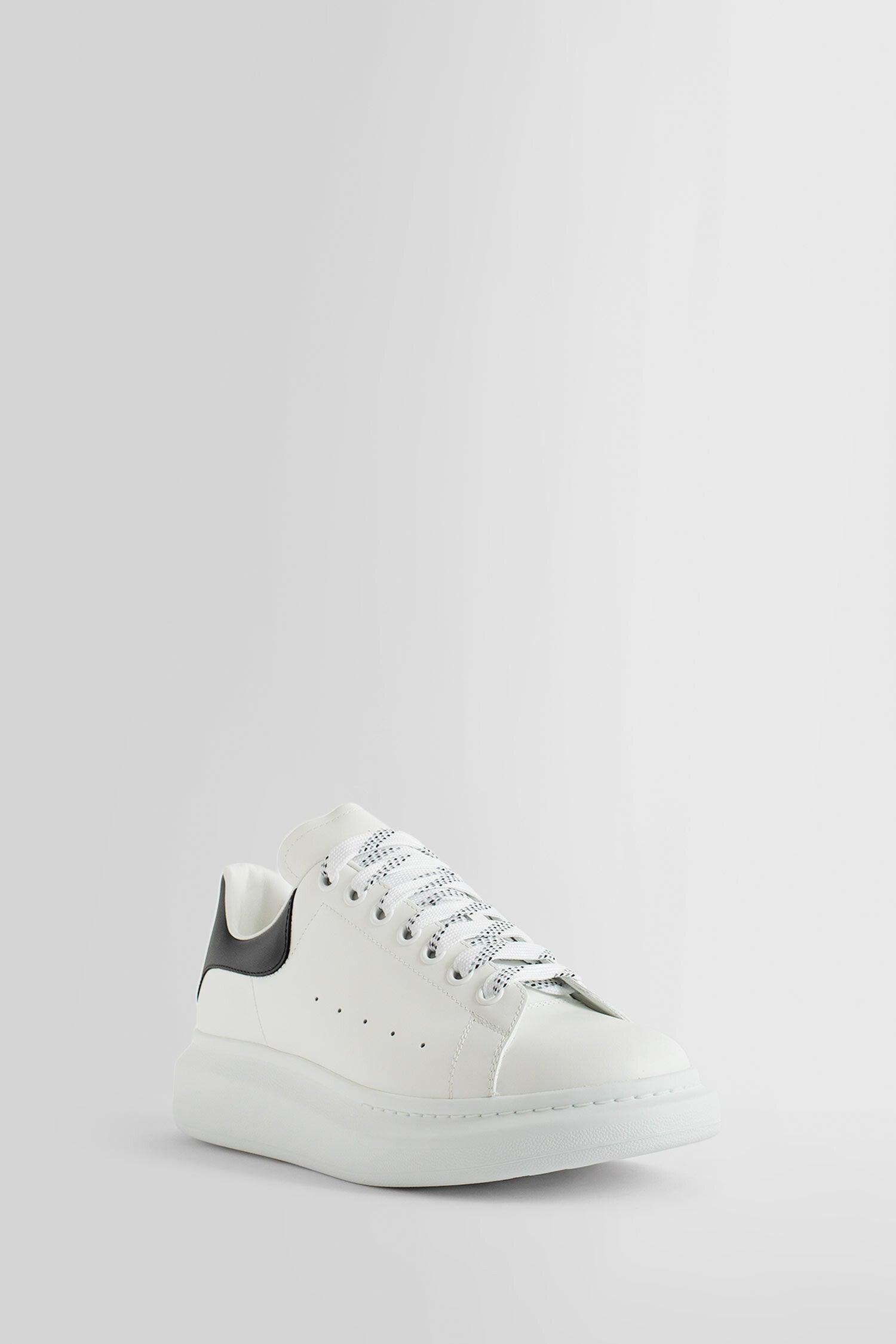 ALEXANDER MCQUEEN MAN WHITE SNEAKERS