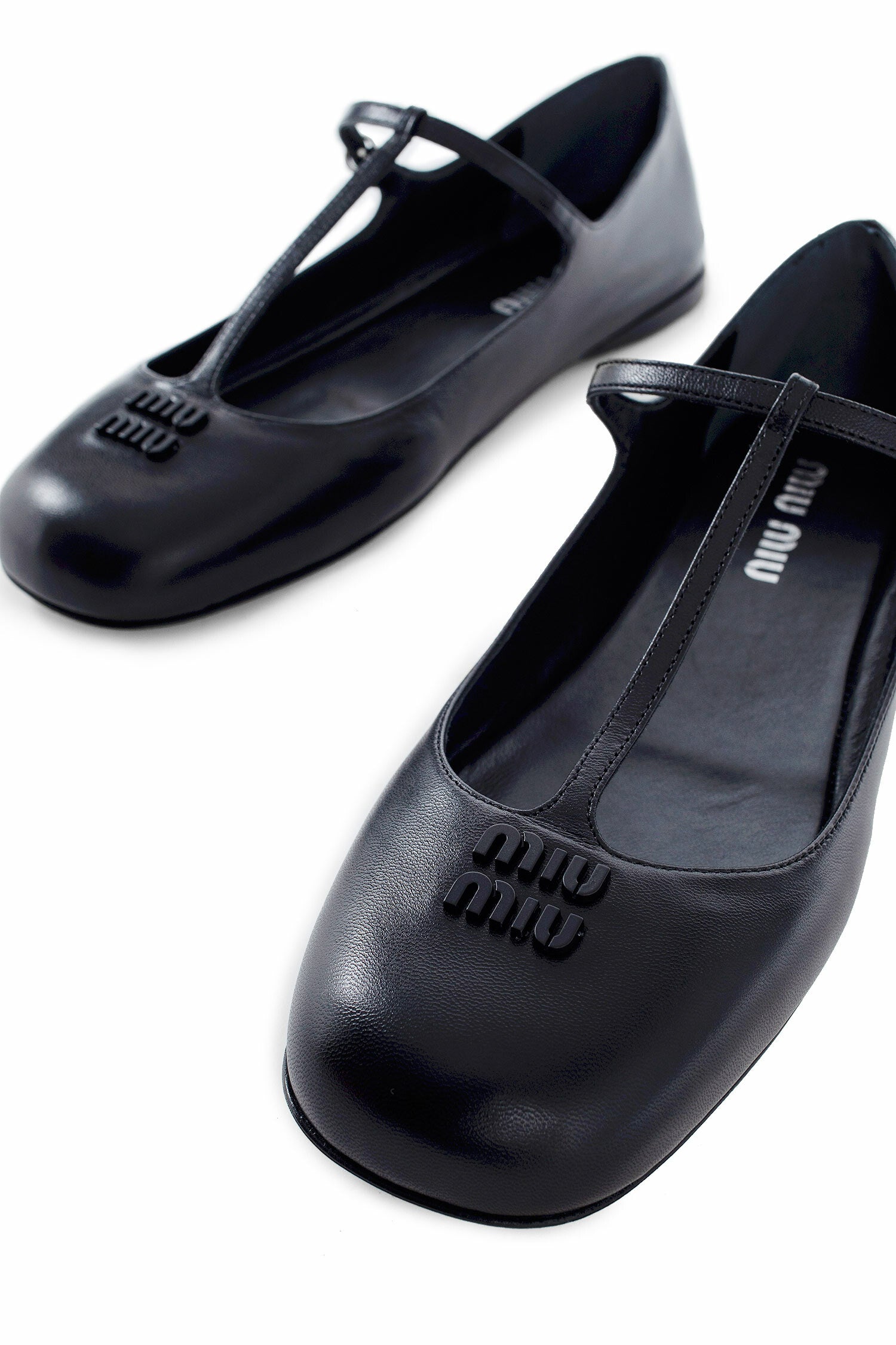 MIU MIU WOMAN BLACK FLATS