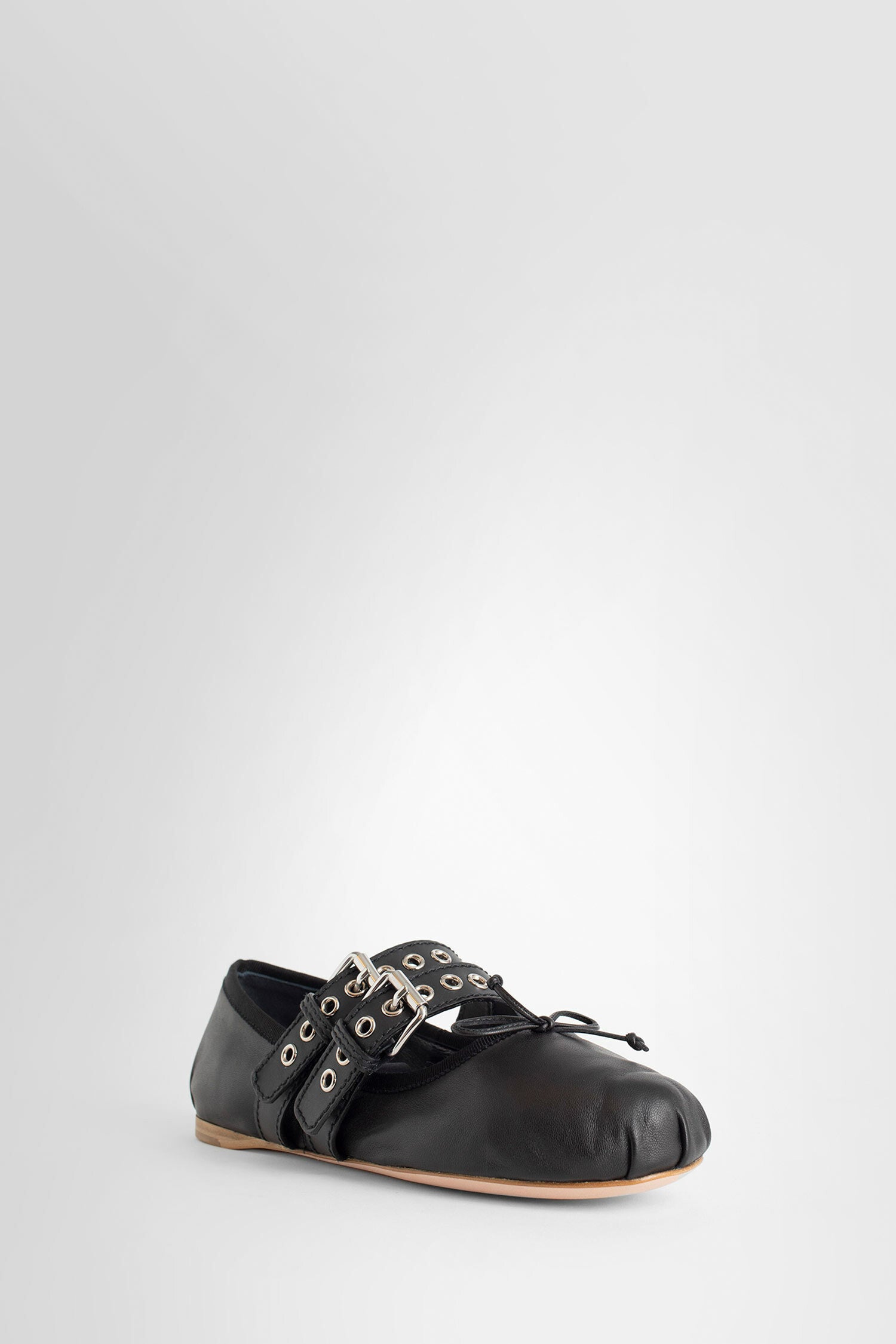 MIU MIU WOMAN BLACK FLATS