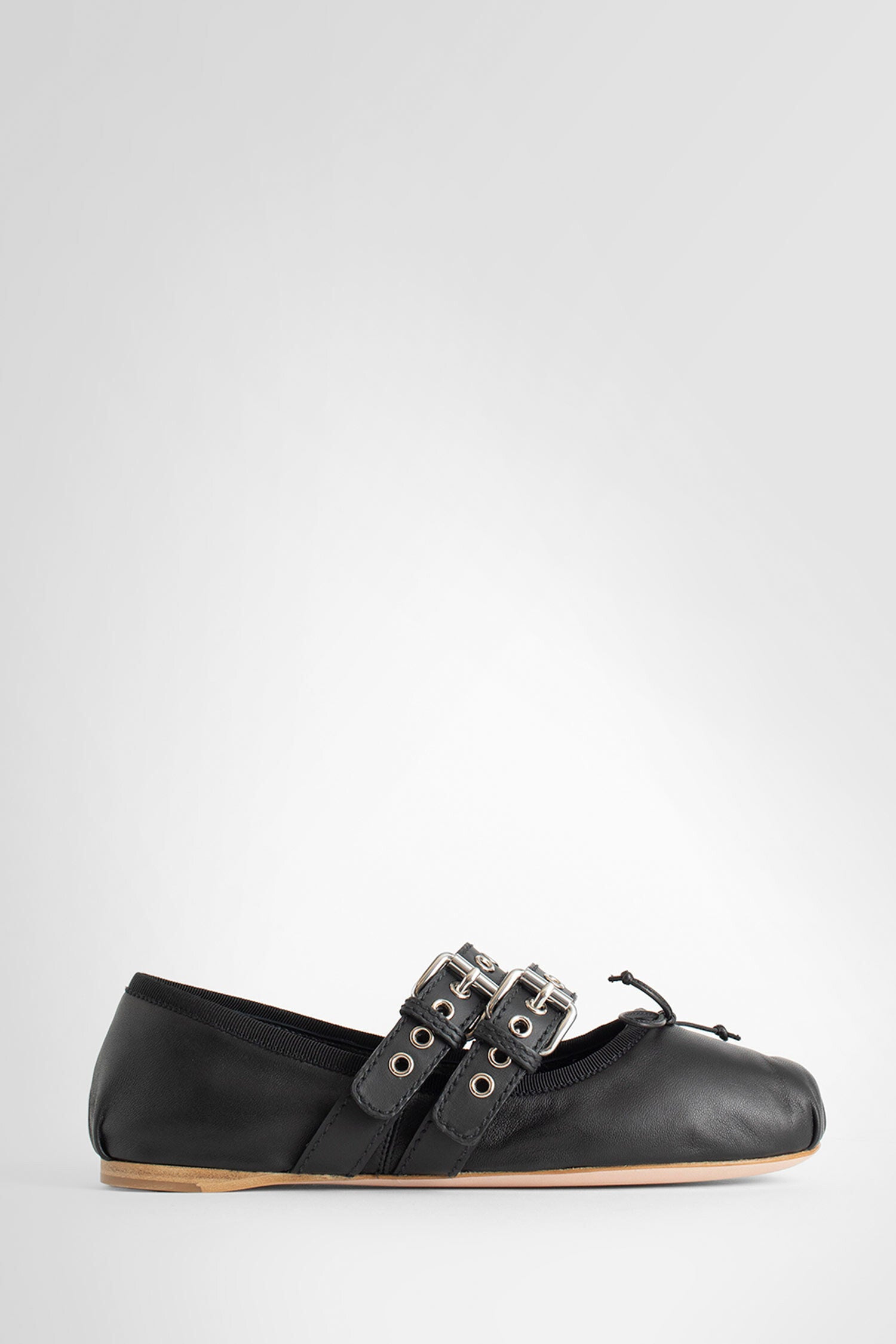 MIU MIU WOMAN BLACK FLATS