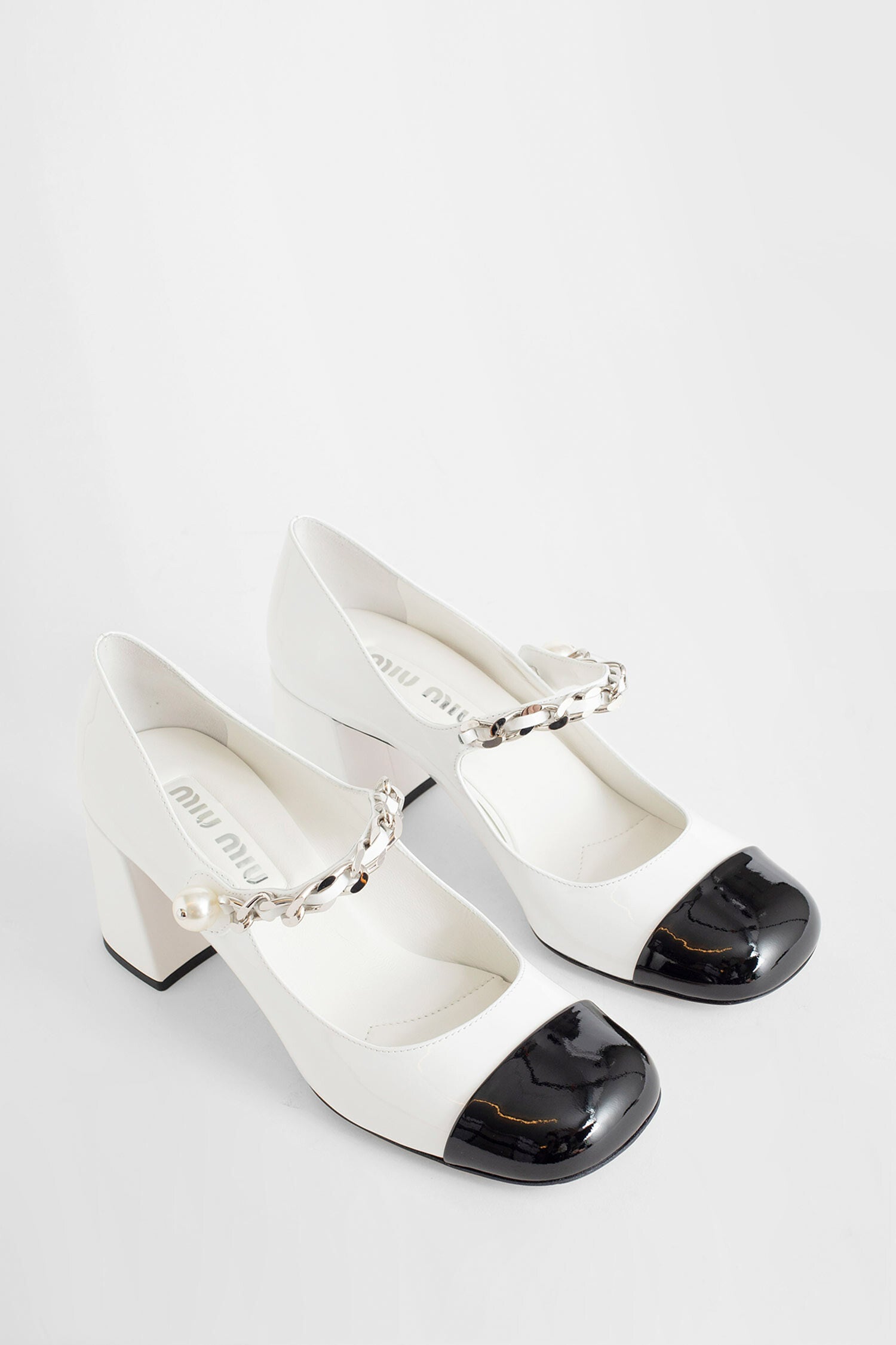 MIU MIU WOMAN BLACK&WHITE PUMPS