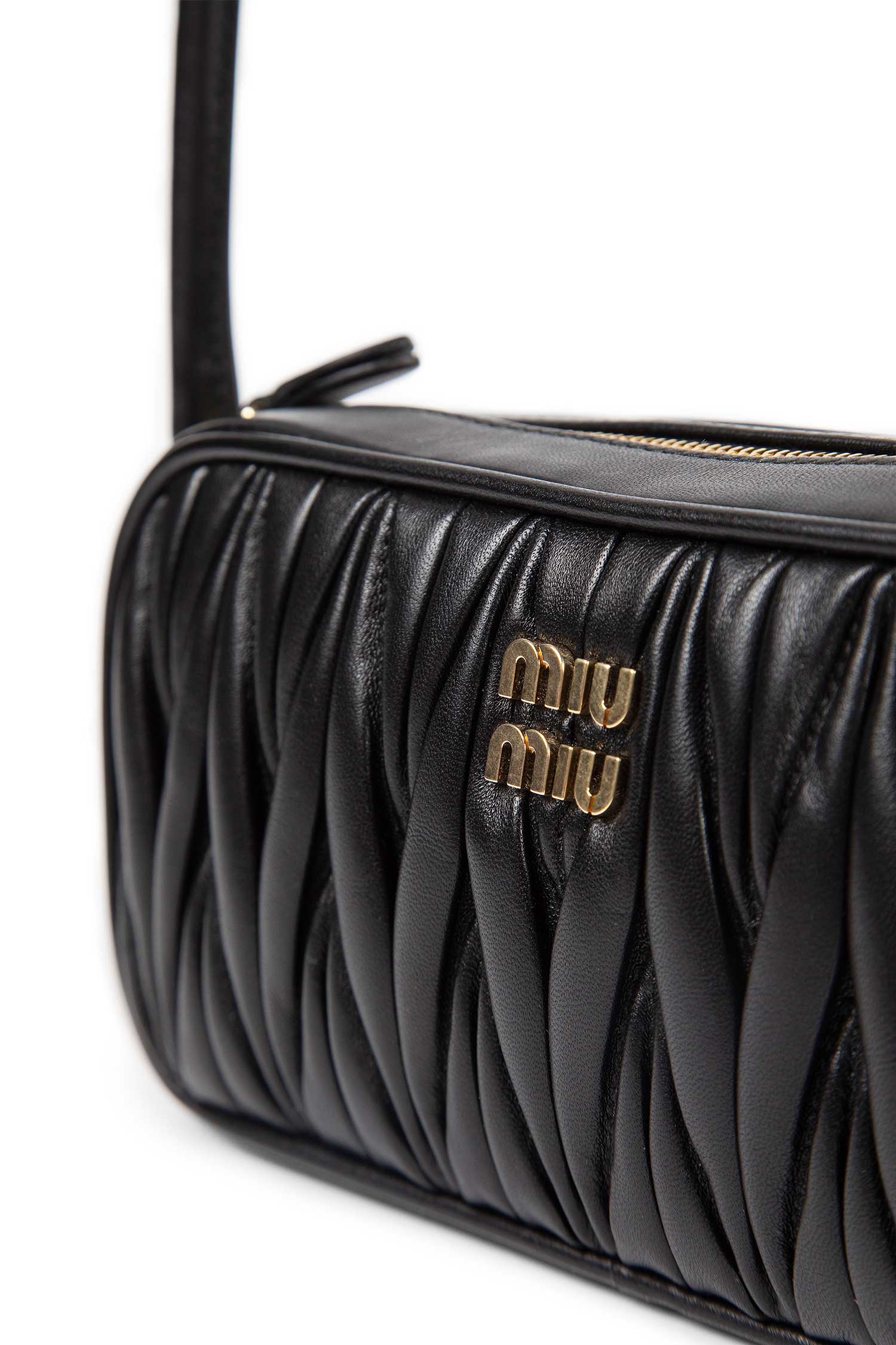 Pouch in nappa matelassé