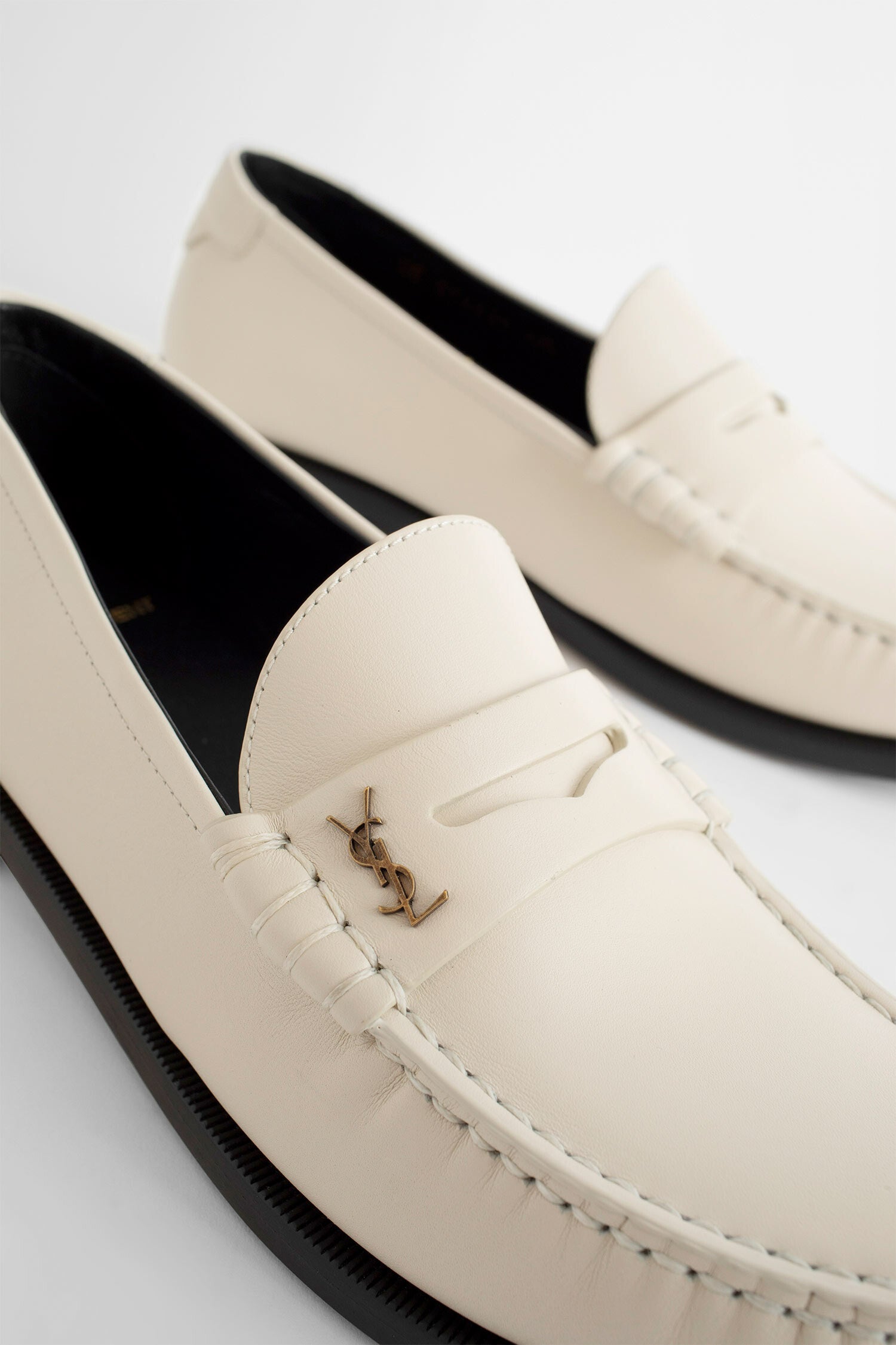 SAINT LAURENT WOMAN OFF-WHITE FLATS