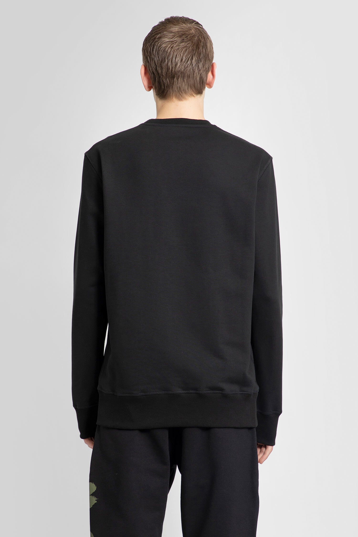 ALEXANDER MCQUEEN MAN BLACK SWEATSHIRTS