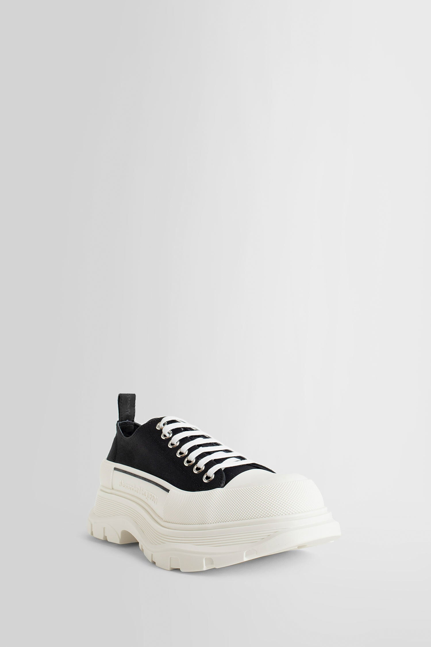 ALEXANDER MCQUEEN MAN BLACK&WHITE SNEAKERS