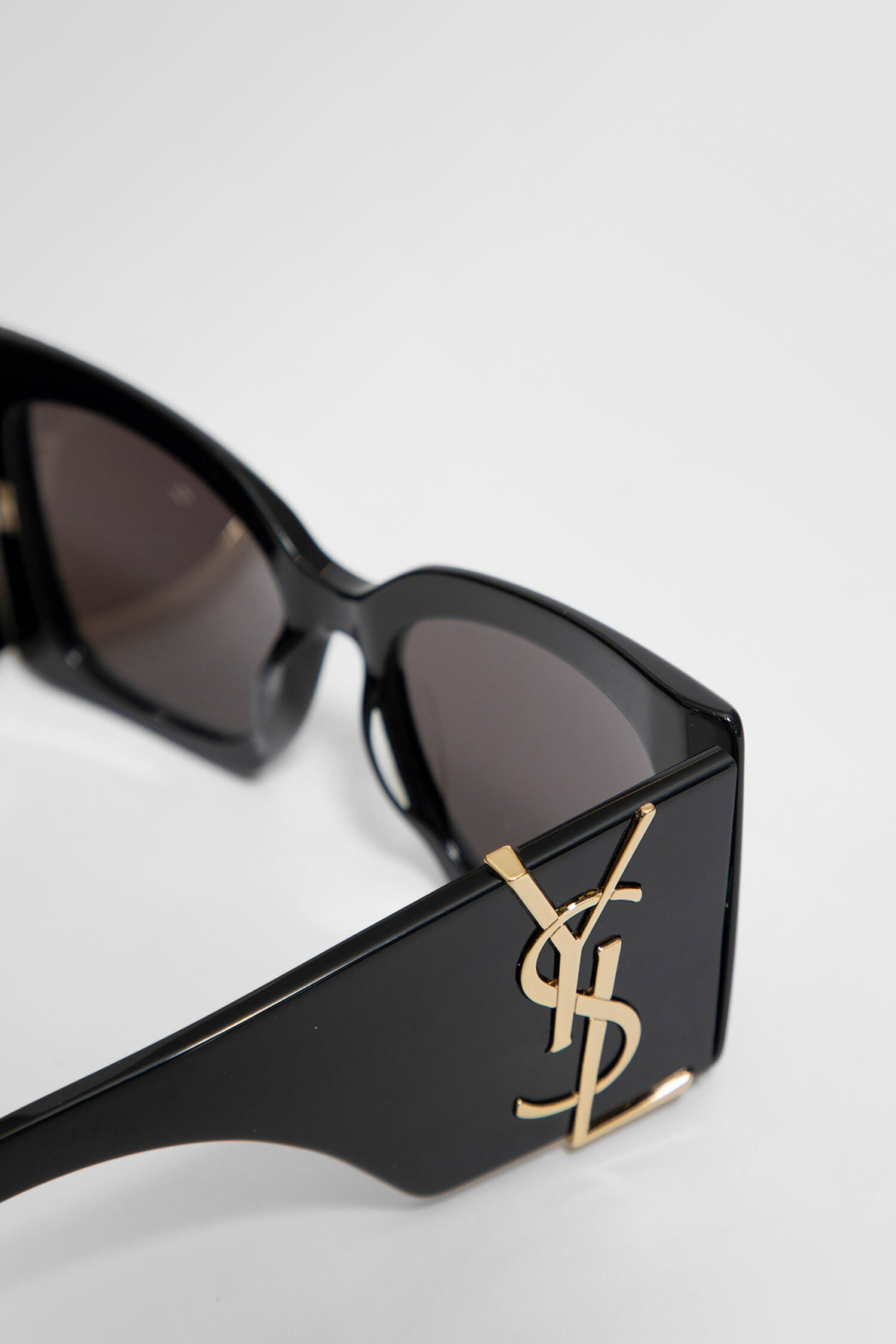 SAINT LAURENT WOMAN BLACK EYEWEAR