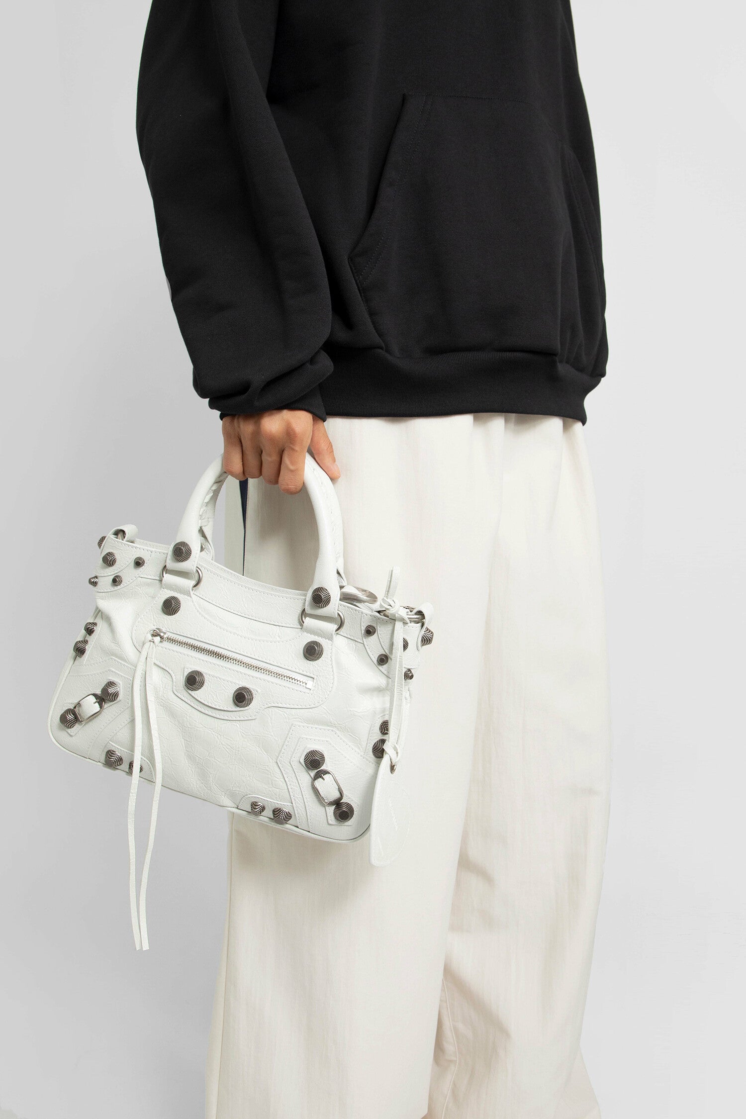 BALENCIAGA WOMAN WHITE TOP HANDLE BAGS