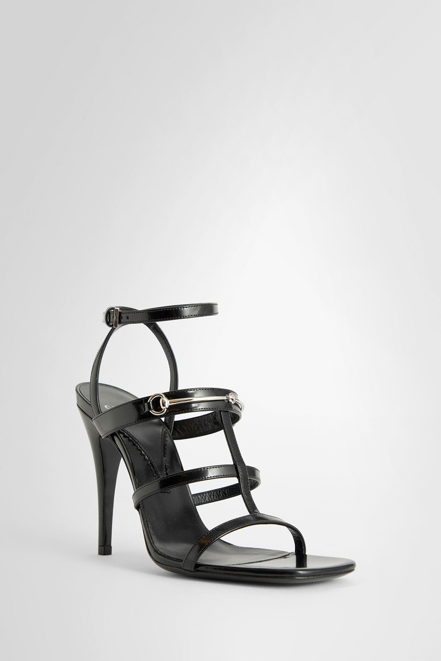 GUCCI WOMAN BLACK SANDALS