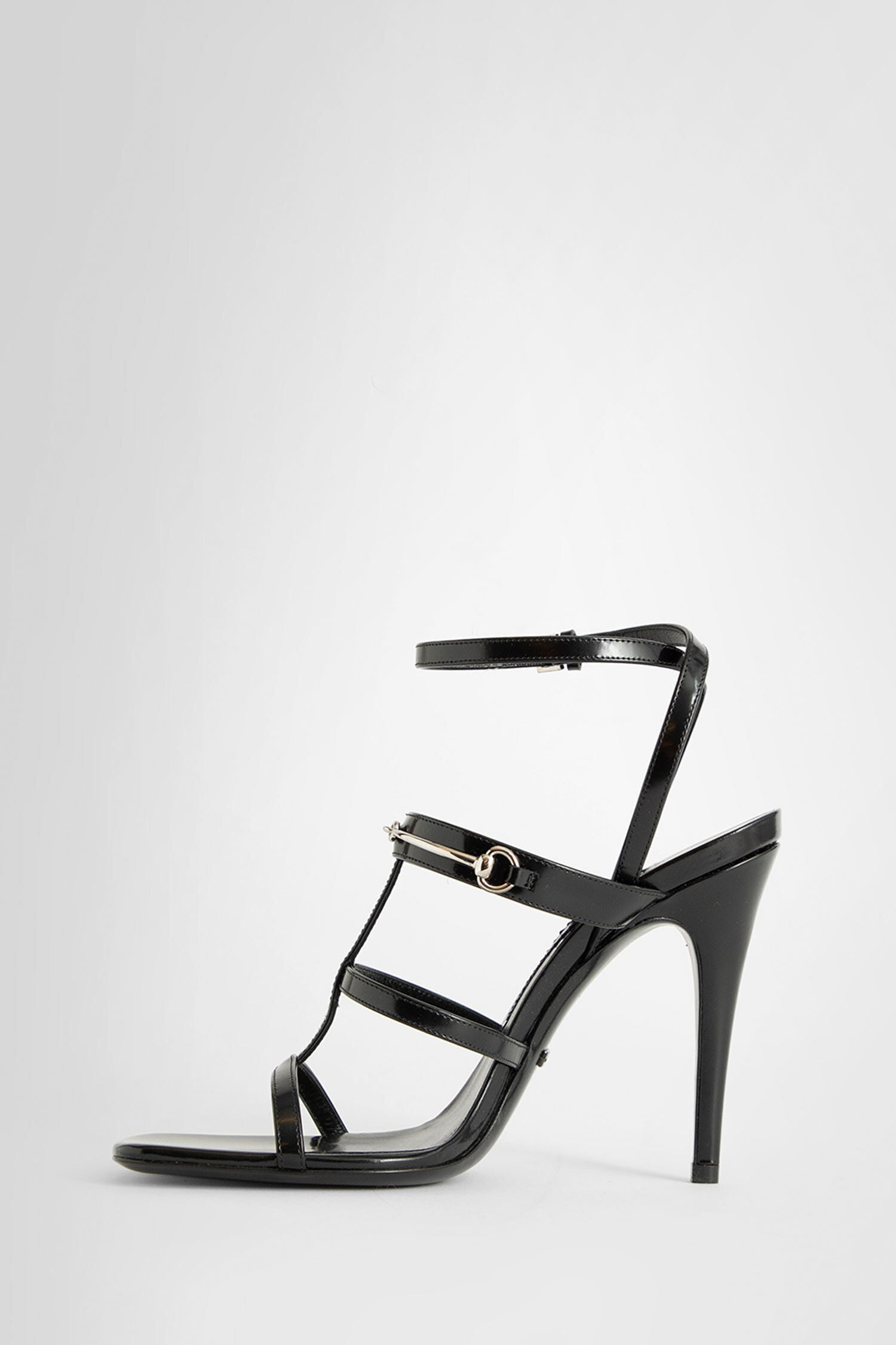 GUCCI WOMAN BLACK SANDALS