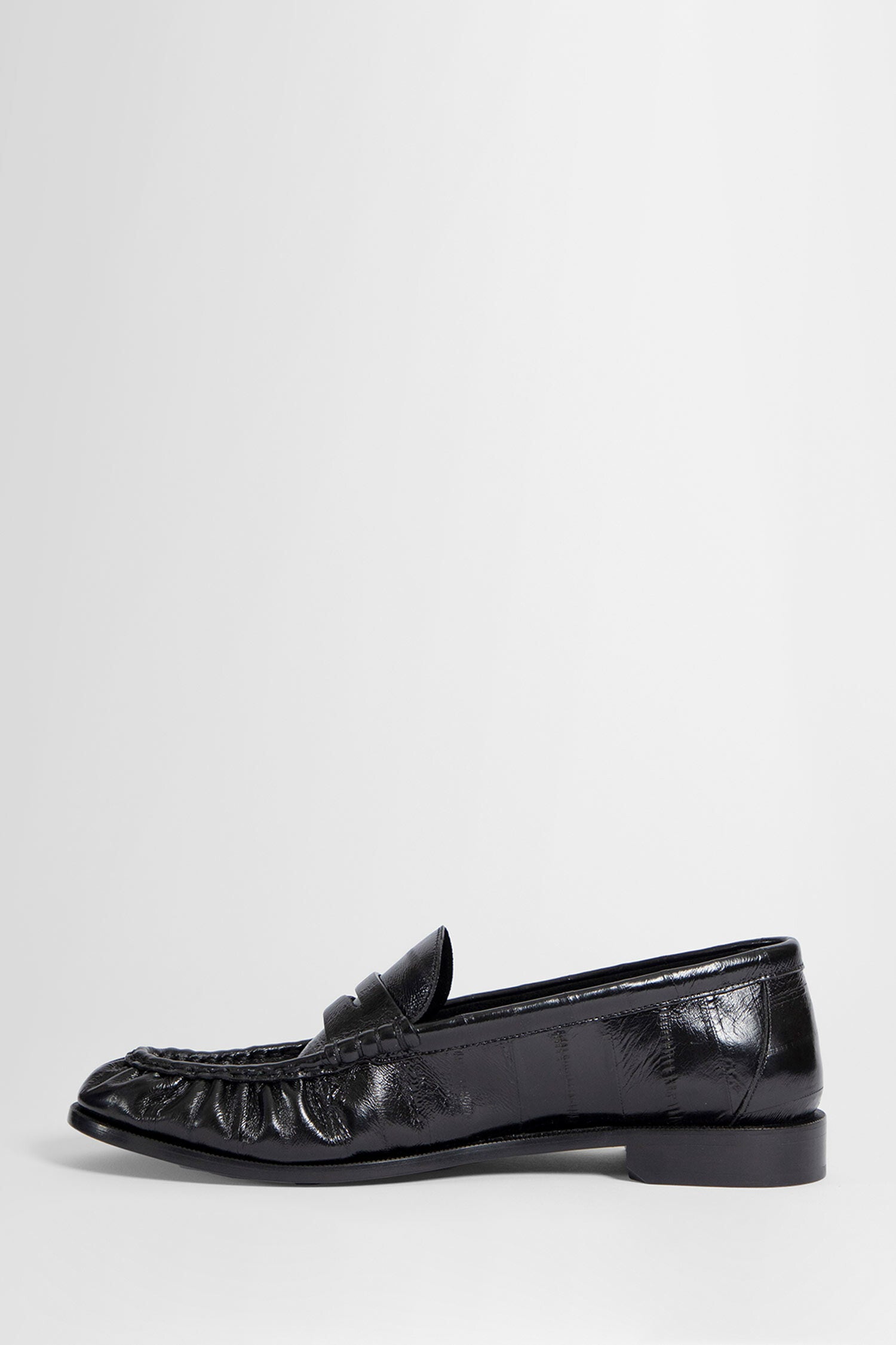 SAINT LAURENT MAN BLACK LOAFERS