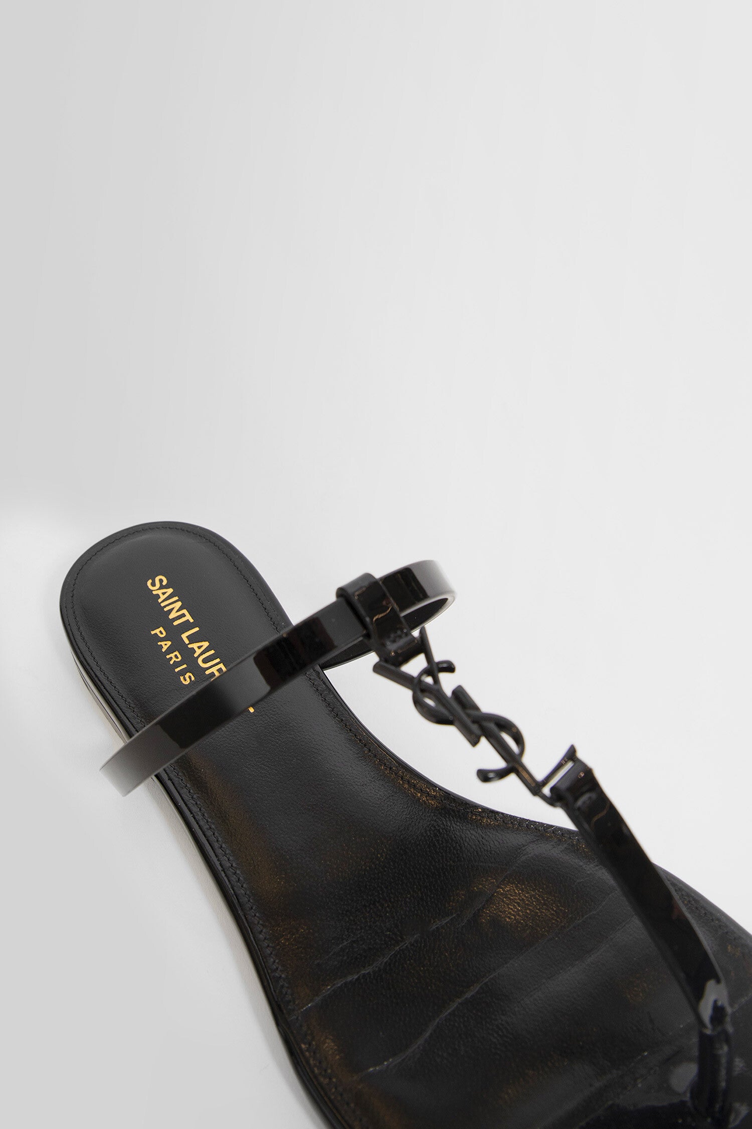 SAINT LAURENT WOMAN BLACK SANDALS