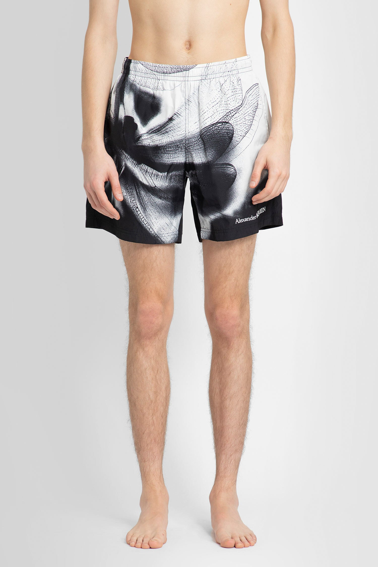 ALEXANDER MCQUEEN MAN BLACK&WHITE SWIMWEAR