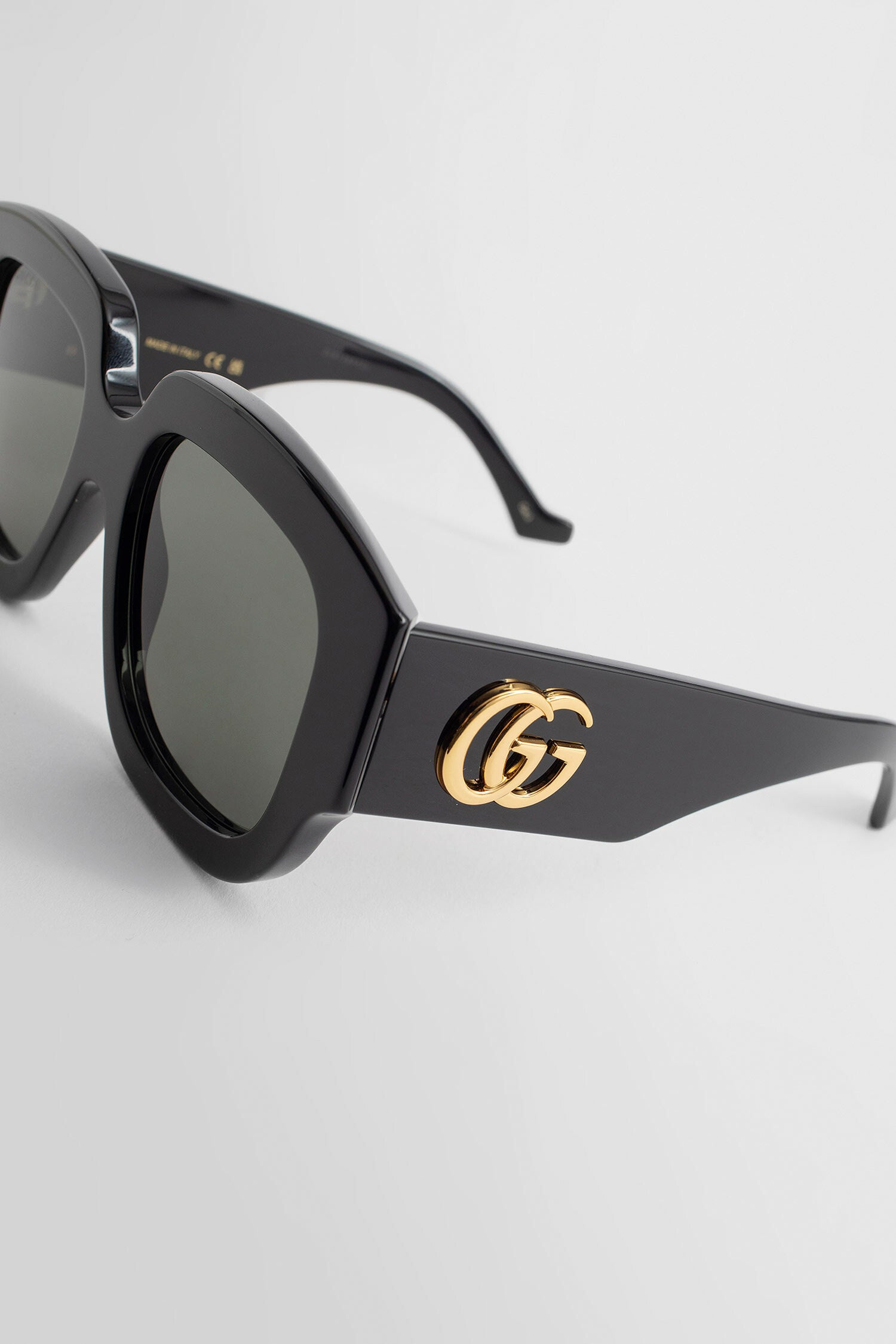 GUCCI WOMAN BLACK EYEWEAR