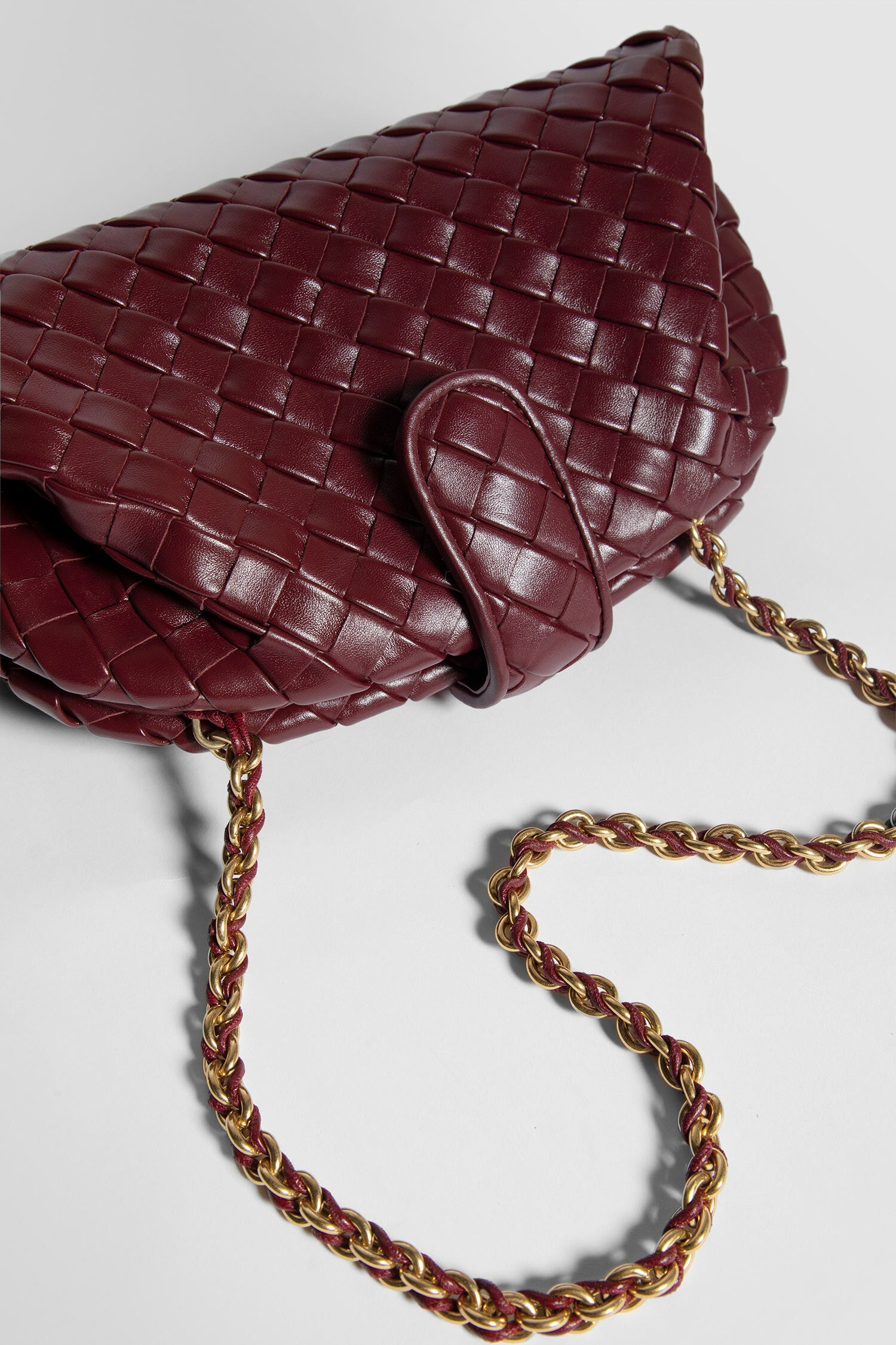 BOTTEGA VENETA WOMAN RED SHOULDER BAGS