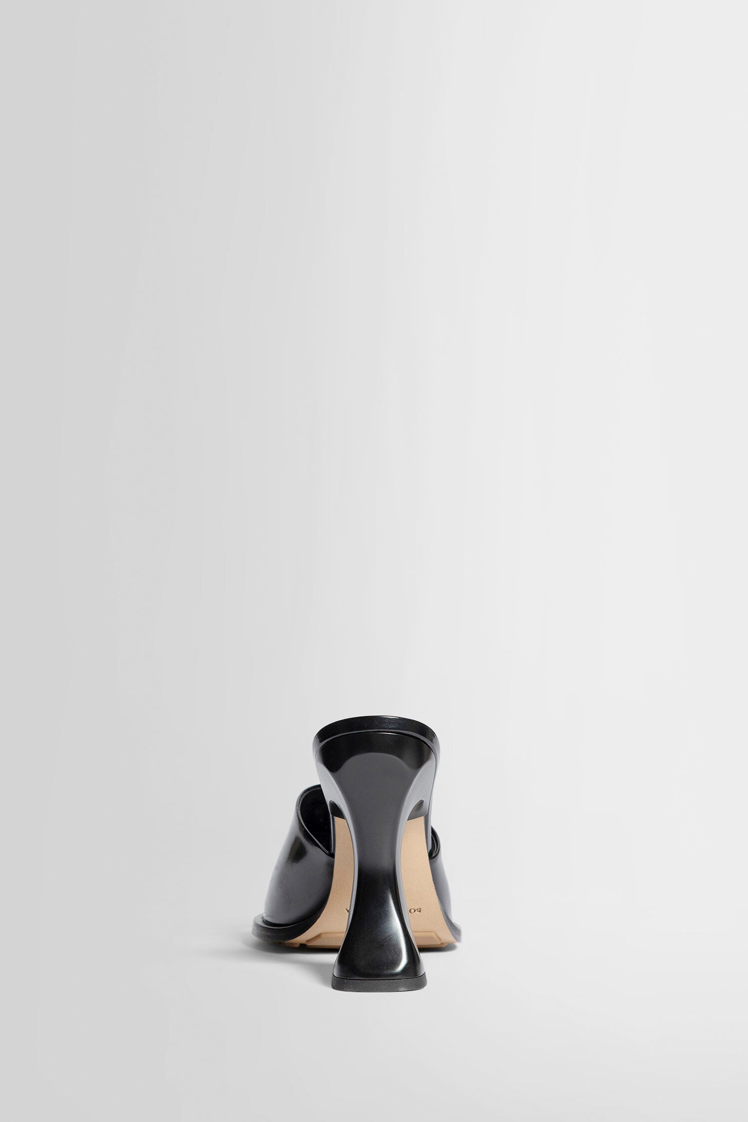 BOTTEGA VENETA WOMAN BLACK MULES