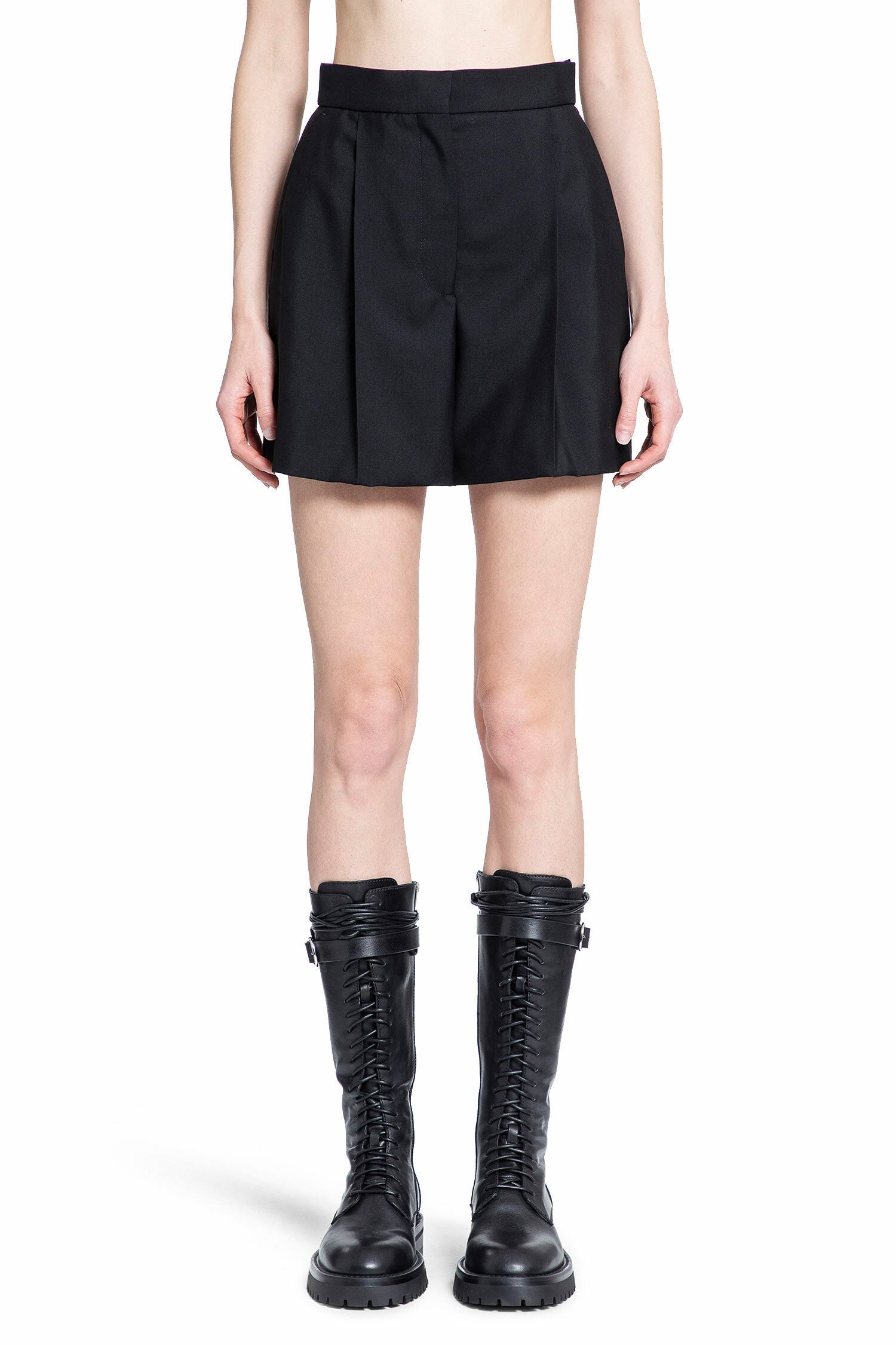 ALEXANDER MCQUEEN WOMAN BLACK SHORTS