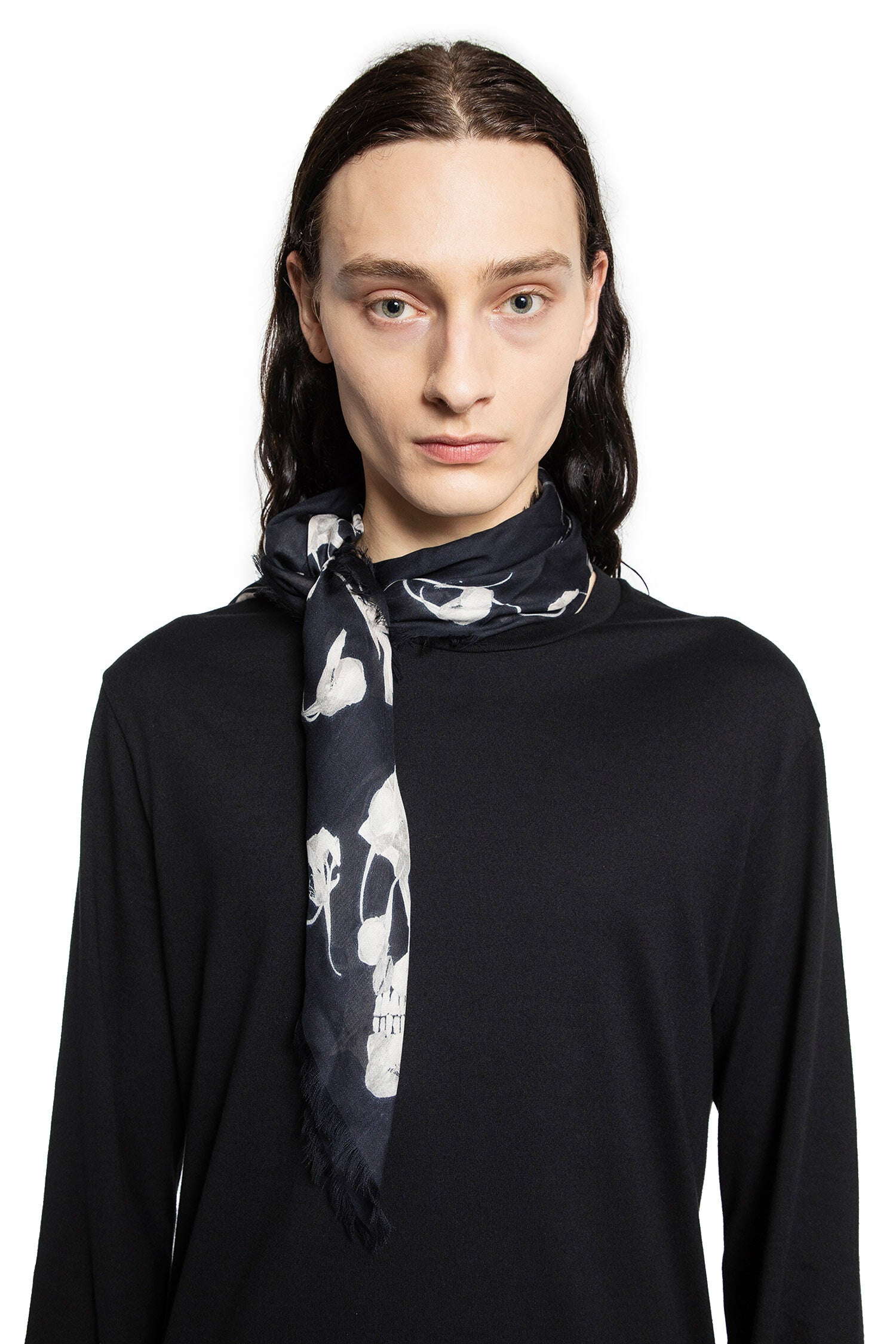 ALEXANDER MCQUEEN MAN BLACK&WHITE SCARVES