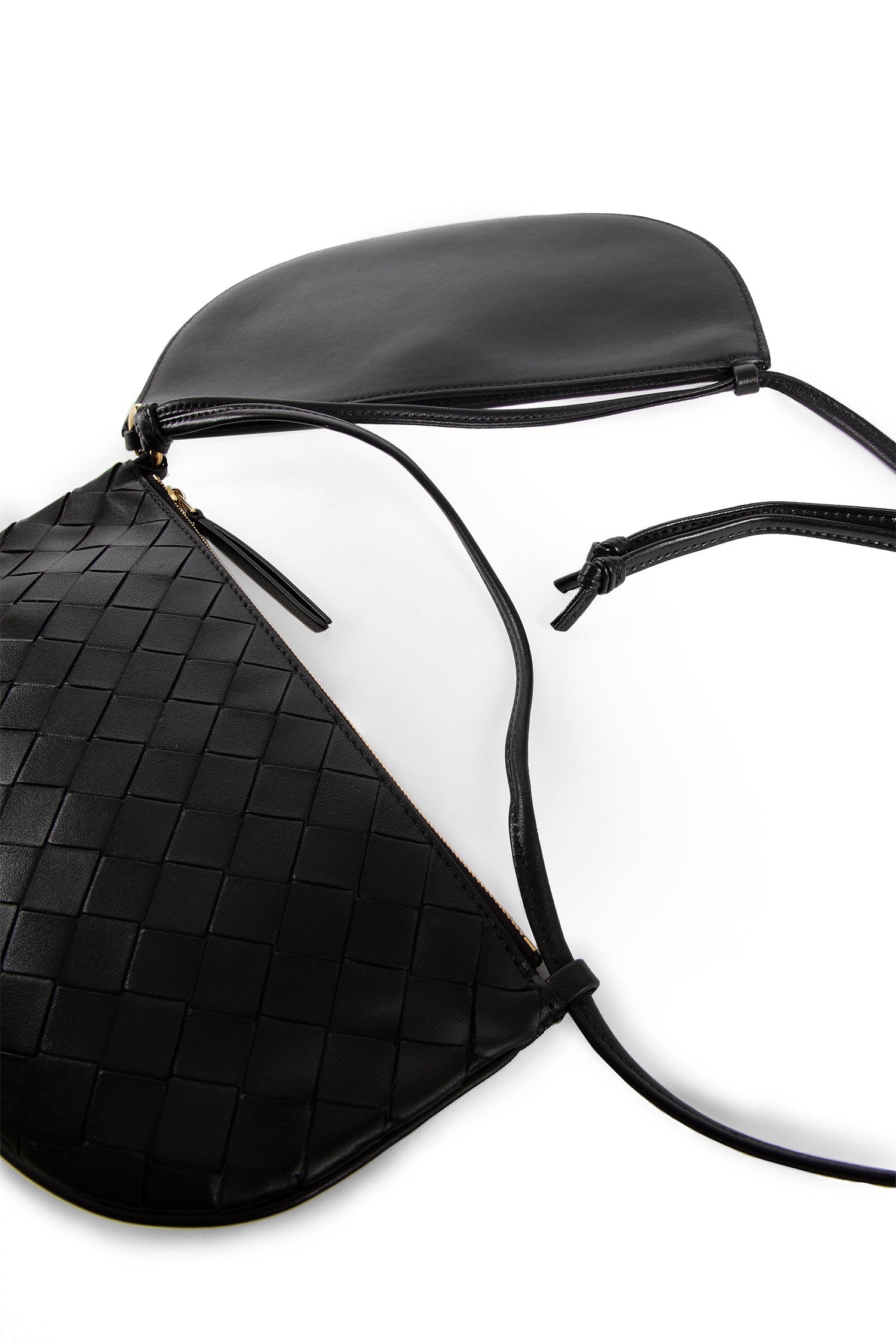 BOTTEGA VENETA WOMAN BLACK SHOULDER BAGS